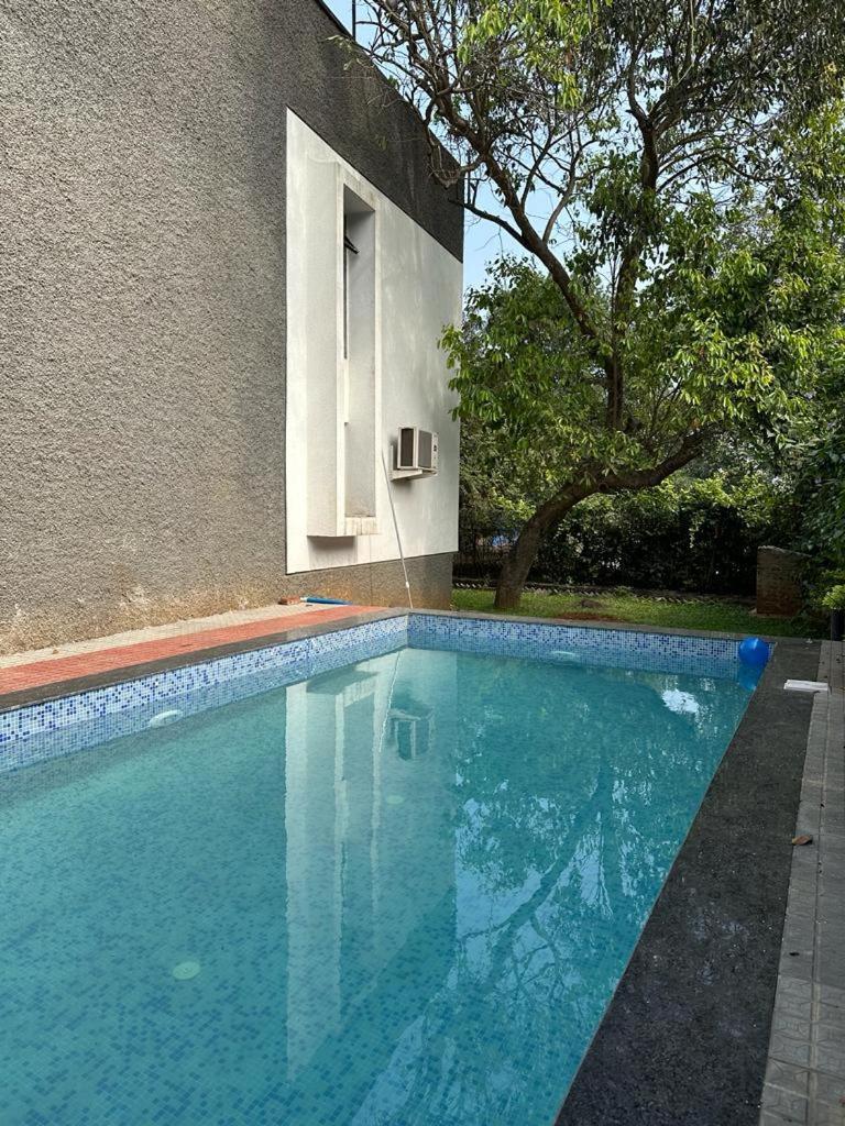 Cozy Stays- Trackside Villa *