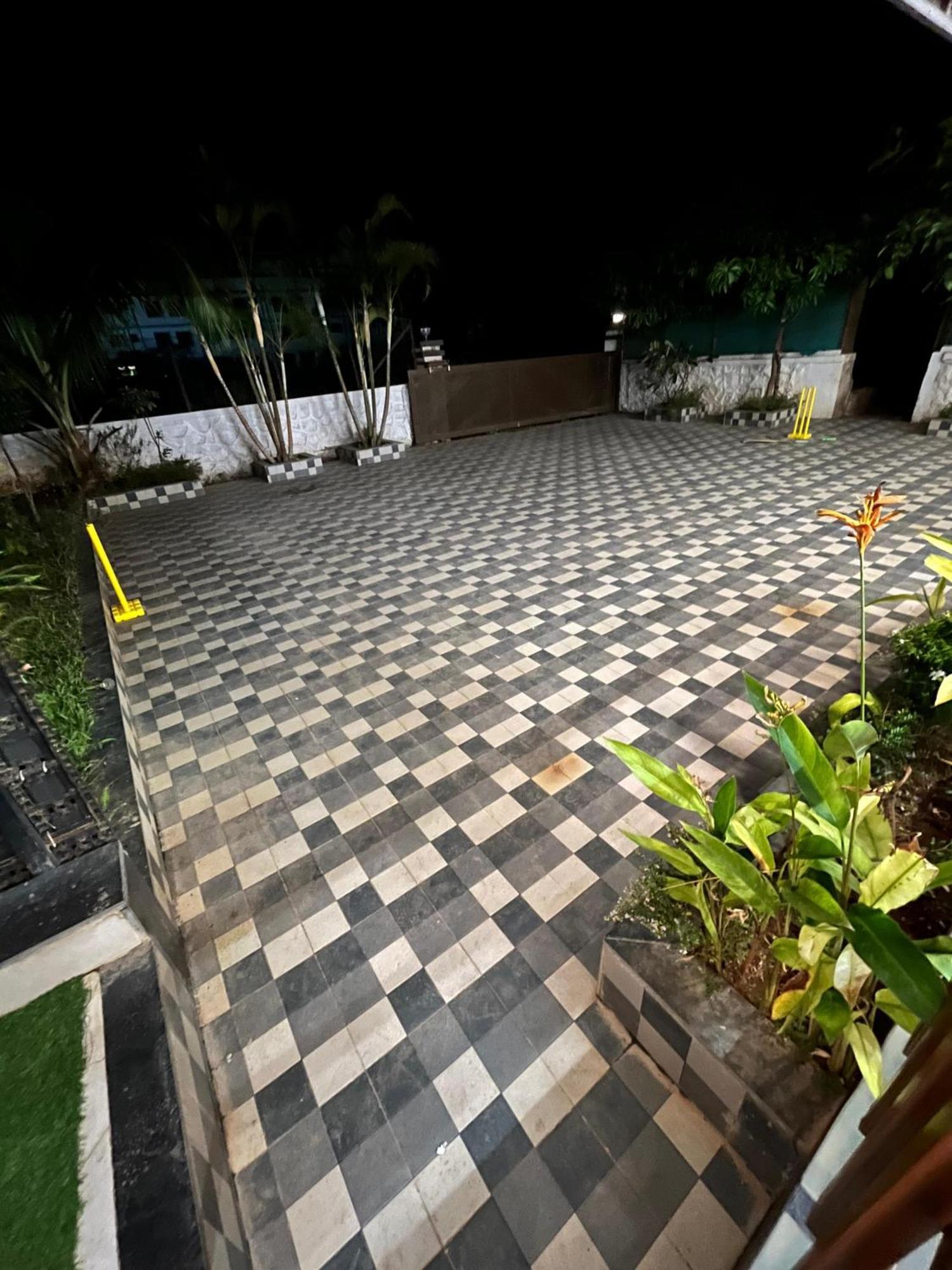 Villa 3bhk Glacia With A Private Swimming Pool Near Ekvira Temple *