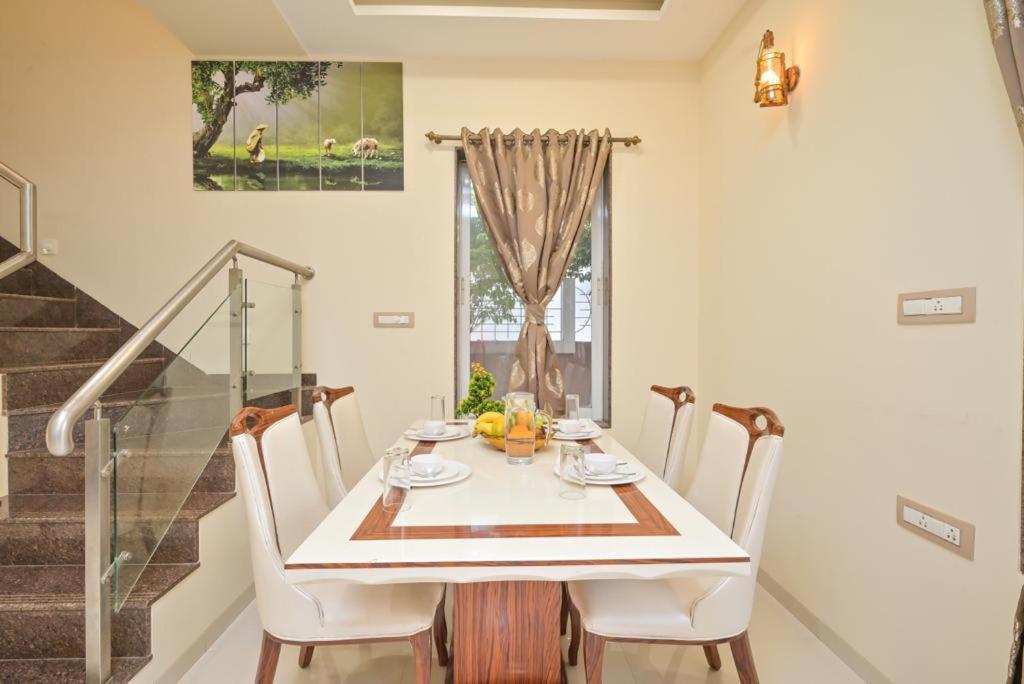 Paramount By Joy Lonavala