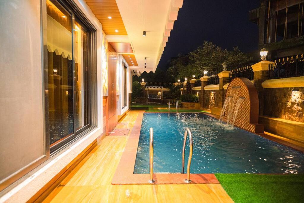 Zline D - Luxurious 8bhk In Lonavala