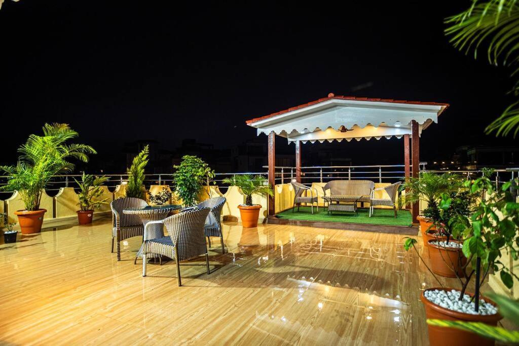 Zline D - Luxurious 8bhk In