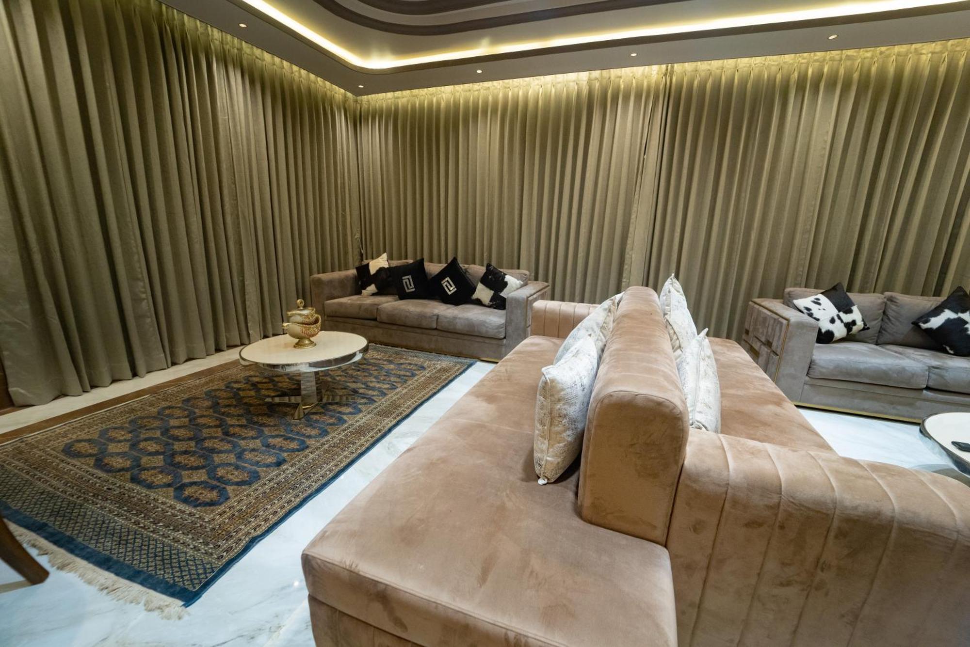 Royal Cabana 6bhk Luxury With Turf Villa Lonavala
