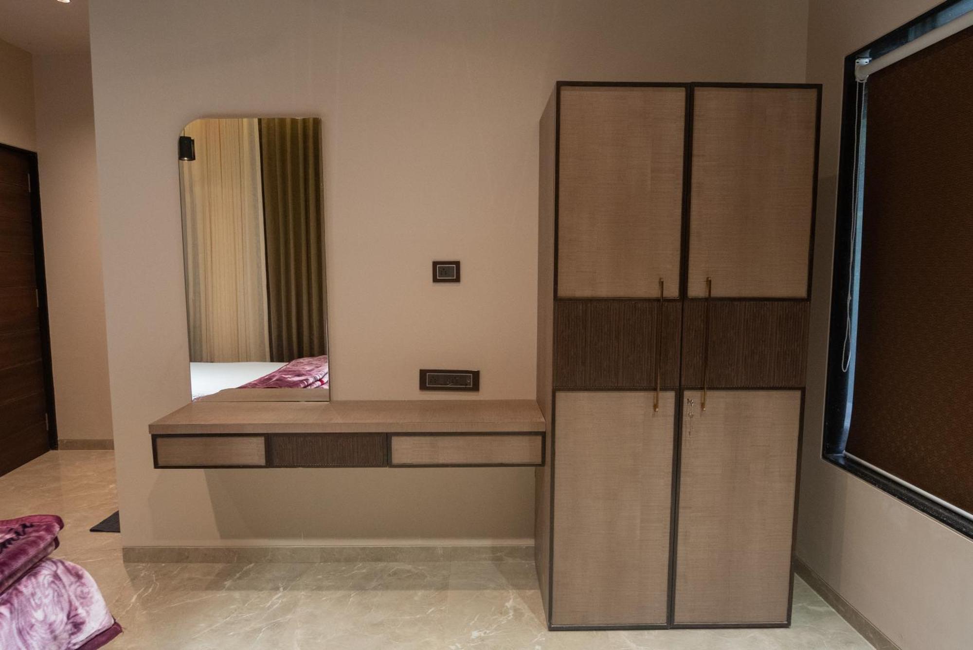 Villa Royal Cabana 6bhk Luxury With Turf Lonavala