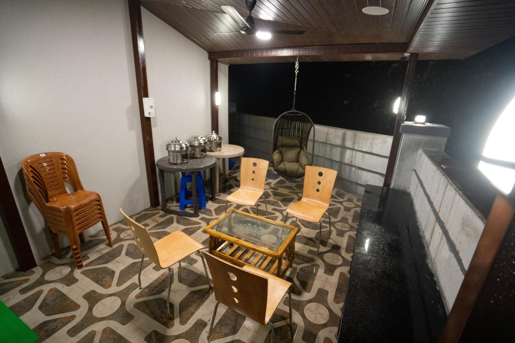 Villa Royal Cabana 6bhk Luxury With Turf Lonavala