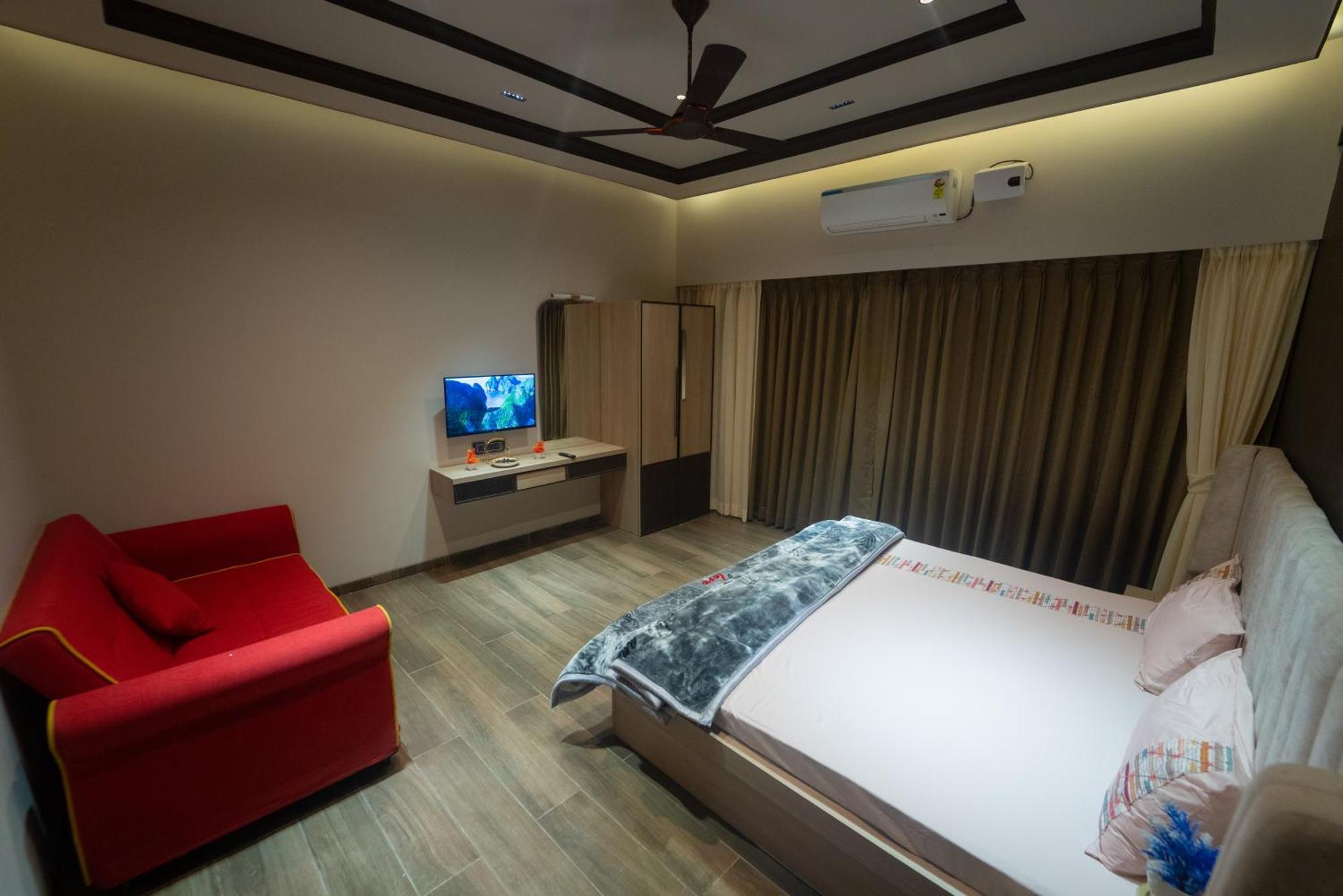 Villa Royal Cabana 6bhk Luxury With Turf