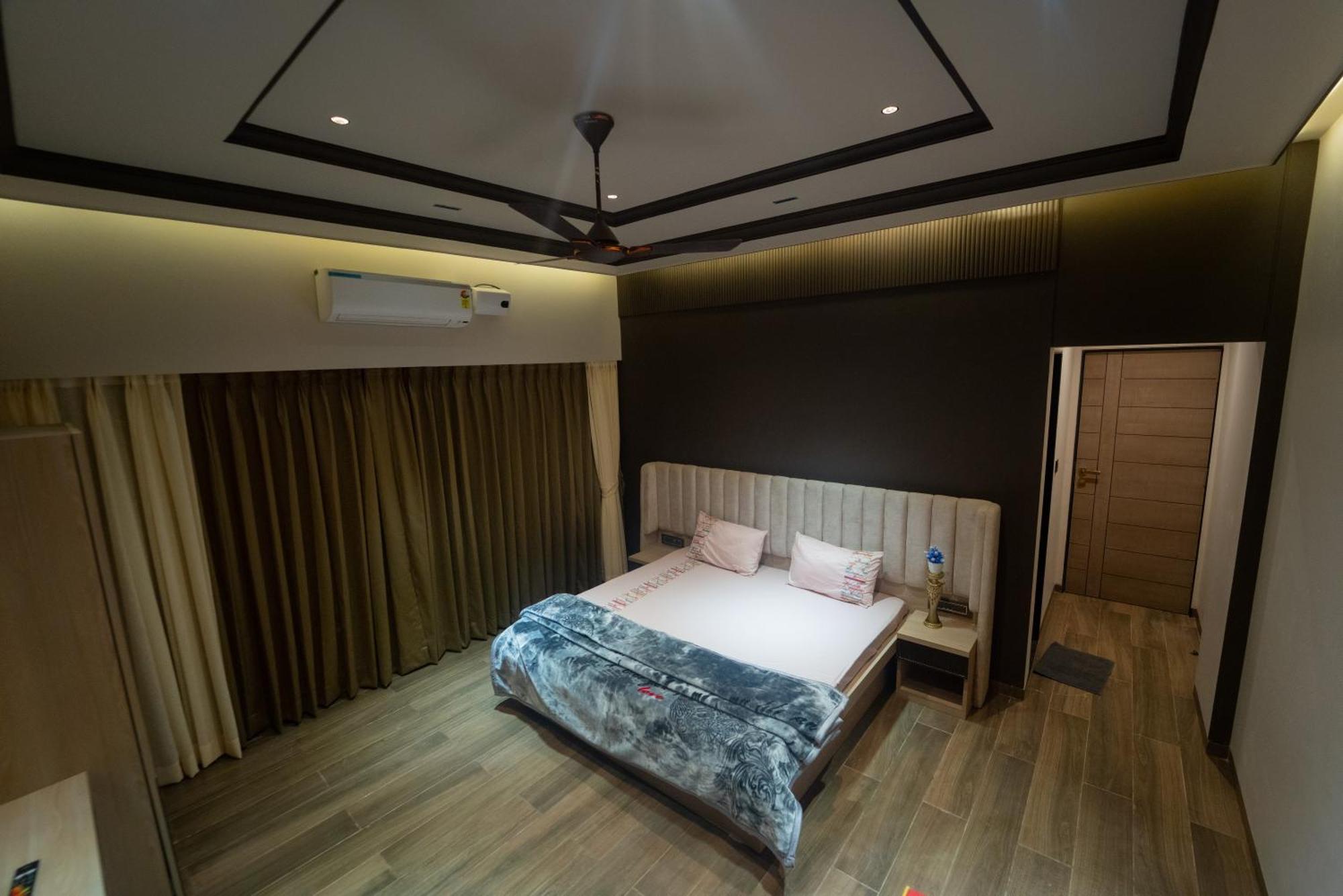 Royal Cabana 6bhk Luxury With Turf Villa Lonavala