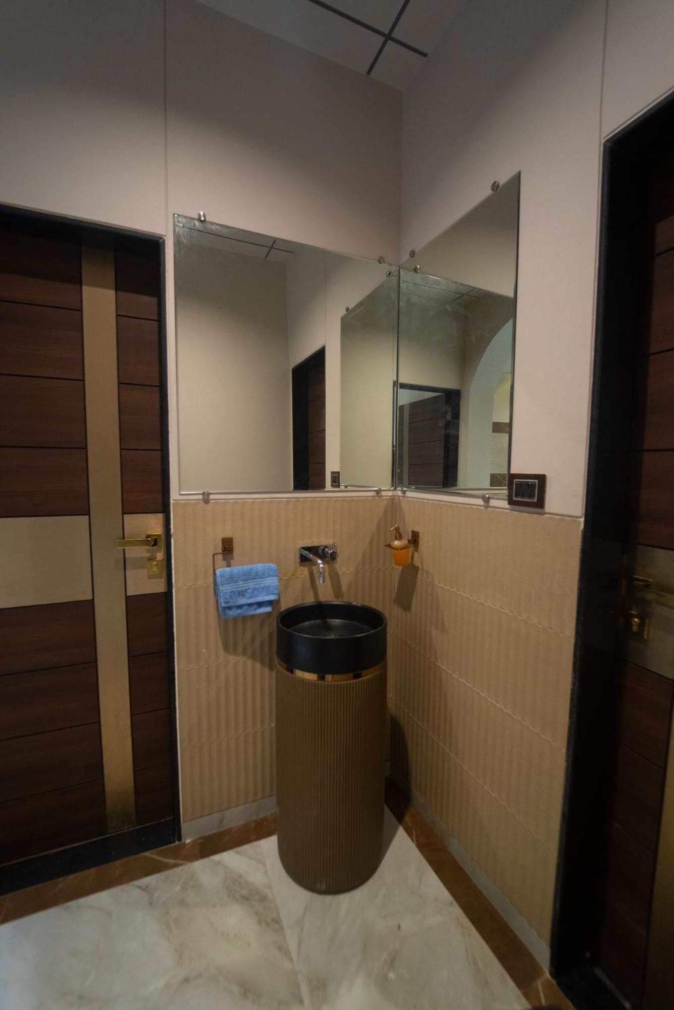 Villa Royal Cabana 6bhk Luxury With Turf Lonavala