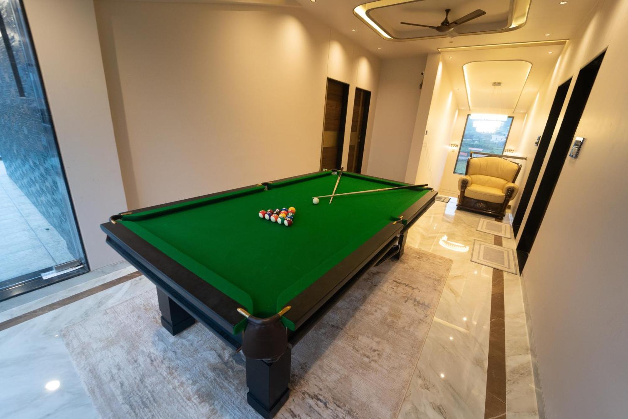 Villa Royal Cabana 6bhk Luxury With Turf *