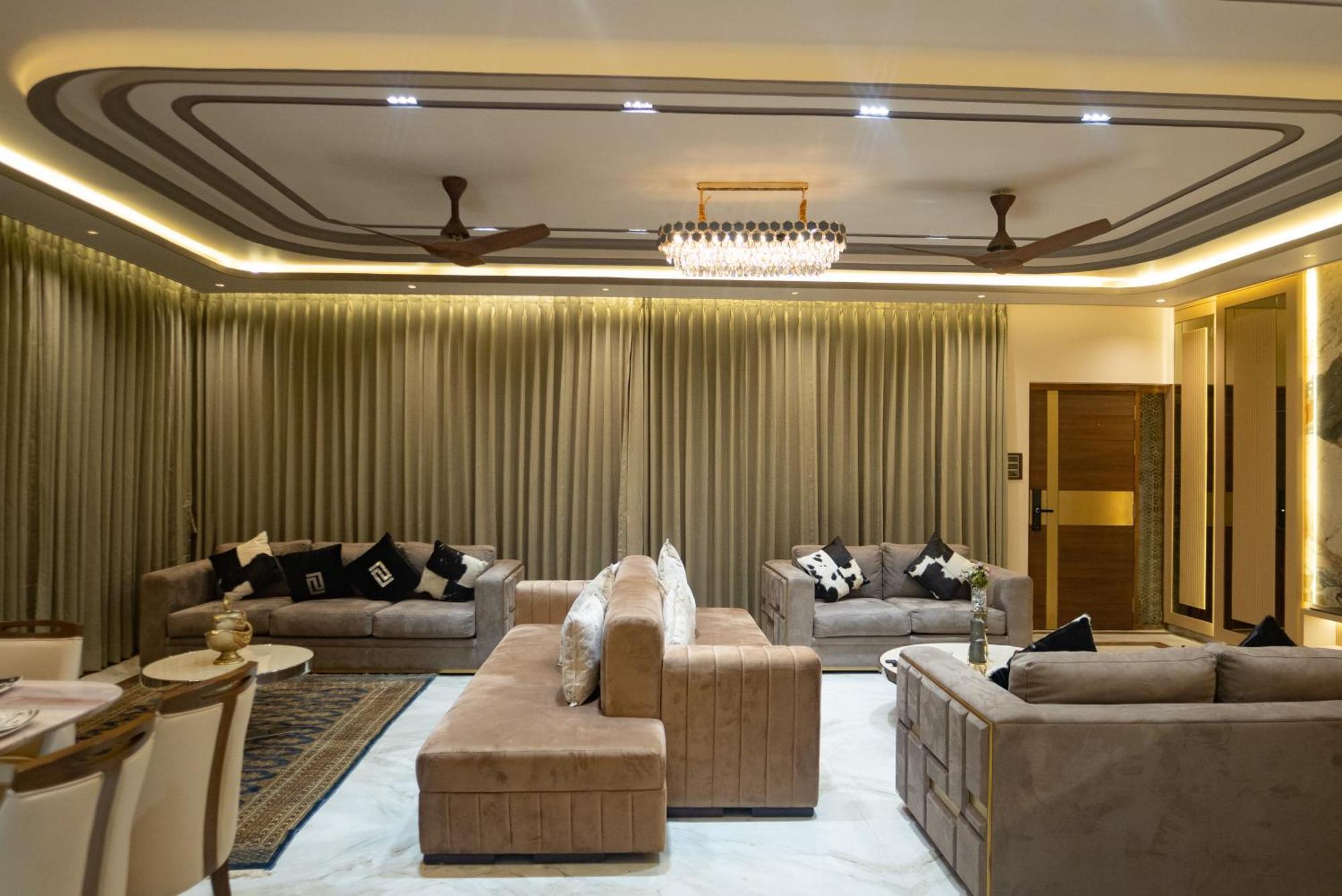 Royal Cabana 6bhk Luxury With Turf Villa *