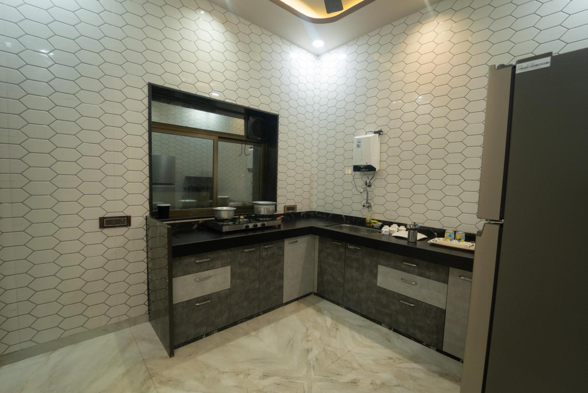 Royal Cabana 6bhk Luxury With Turf Villa