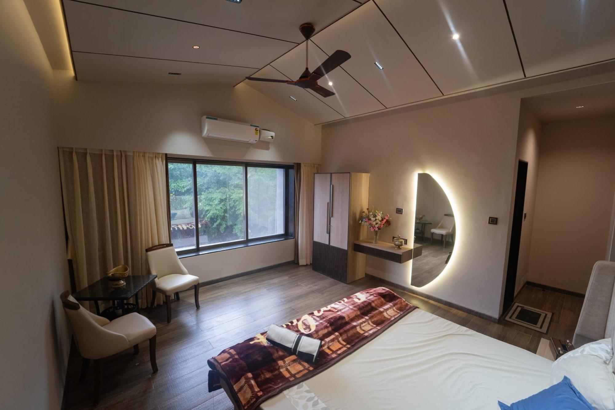 Royal Cabana 6bhk Luxury With Turf Villa
