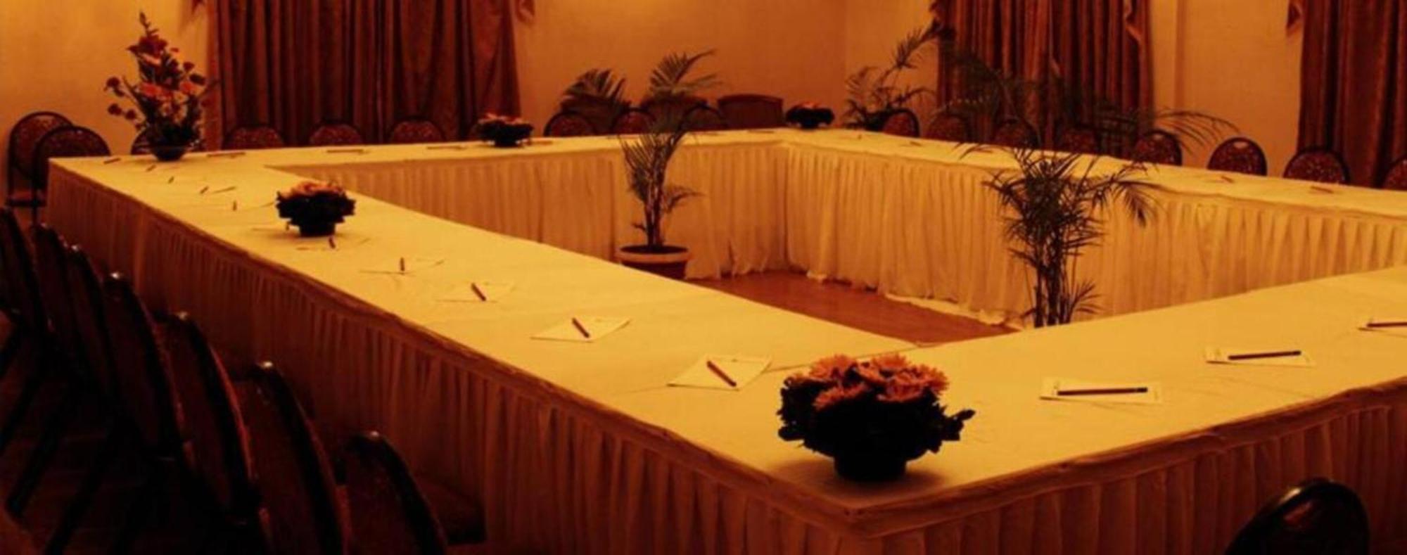 Kailash Parbat Hotel 3*