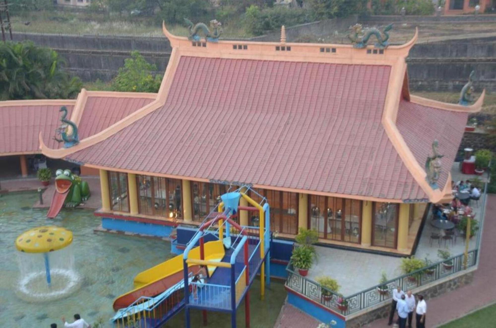 Hotel Kailash Parbat 3*