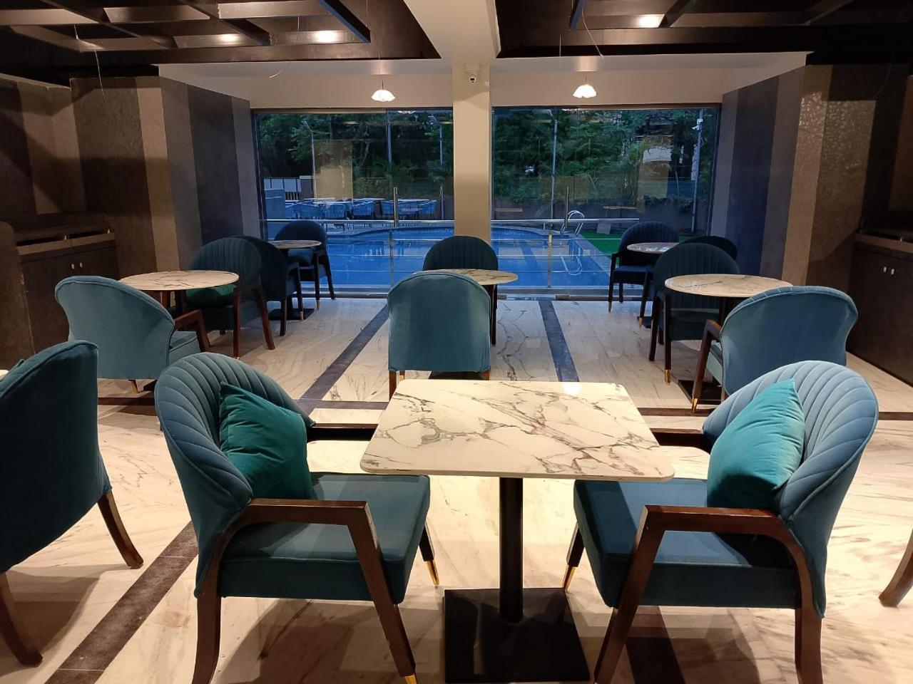 Hotel Misty Blues & 3*