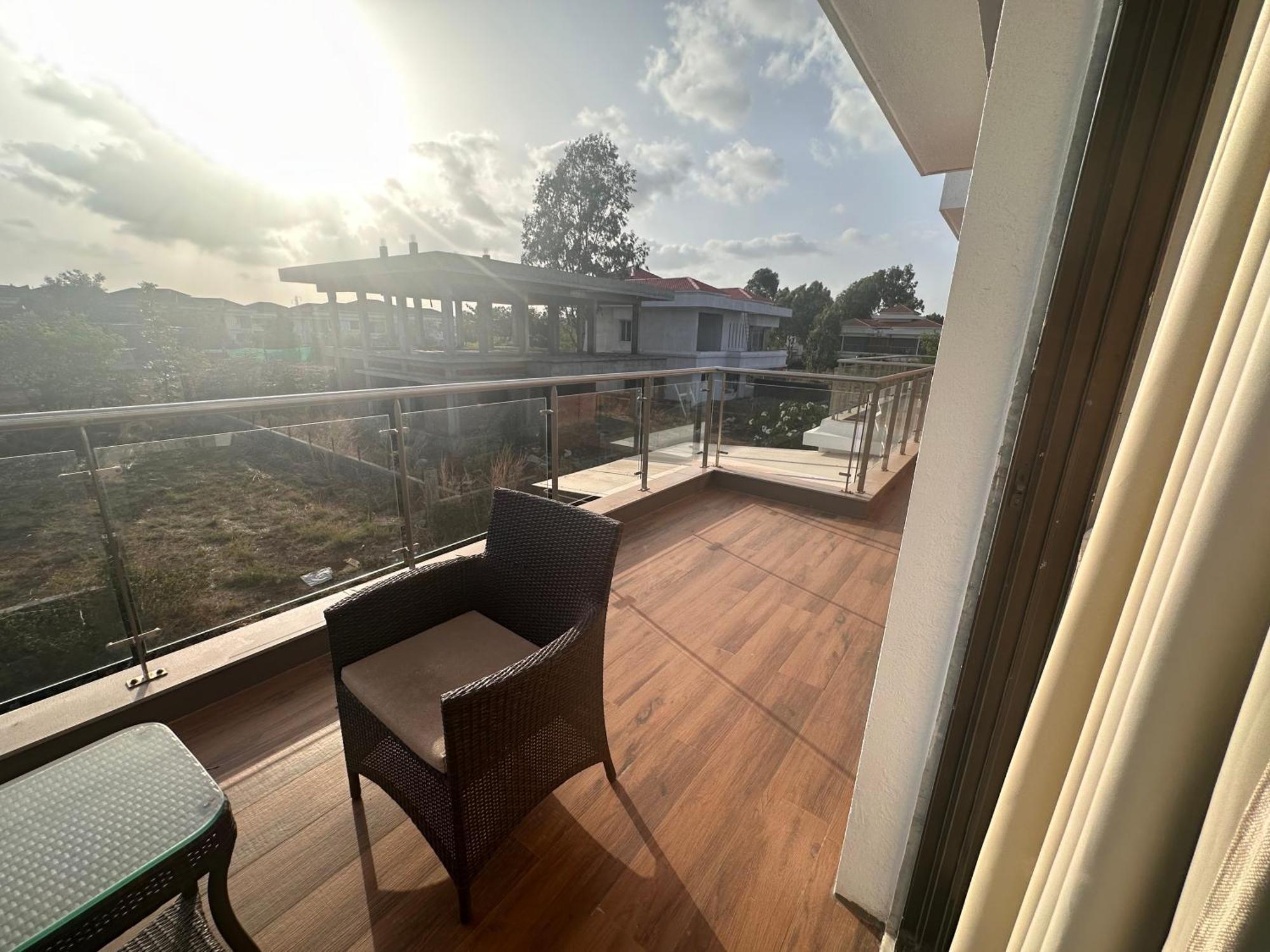 Mizzle Exotica Apartment