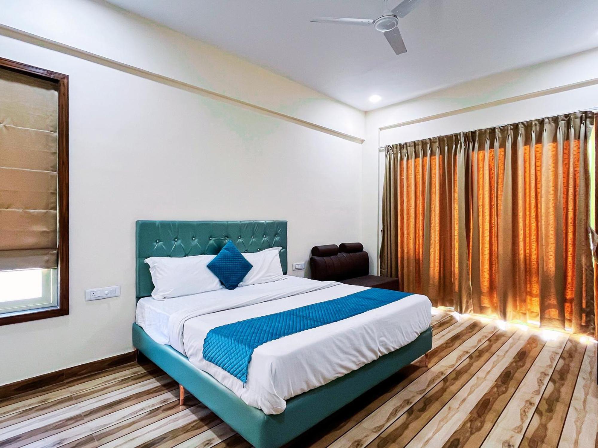 Misty Blues & Hotel Lonavala