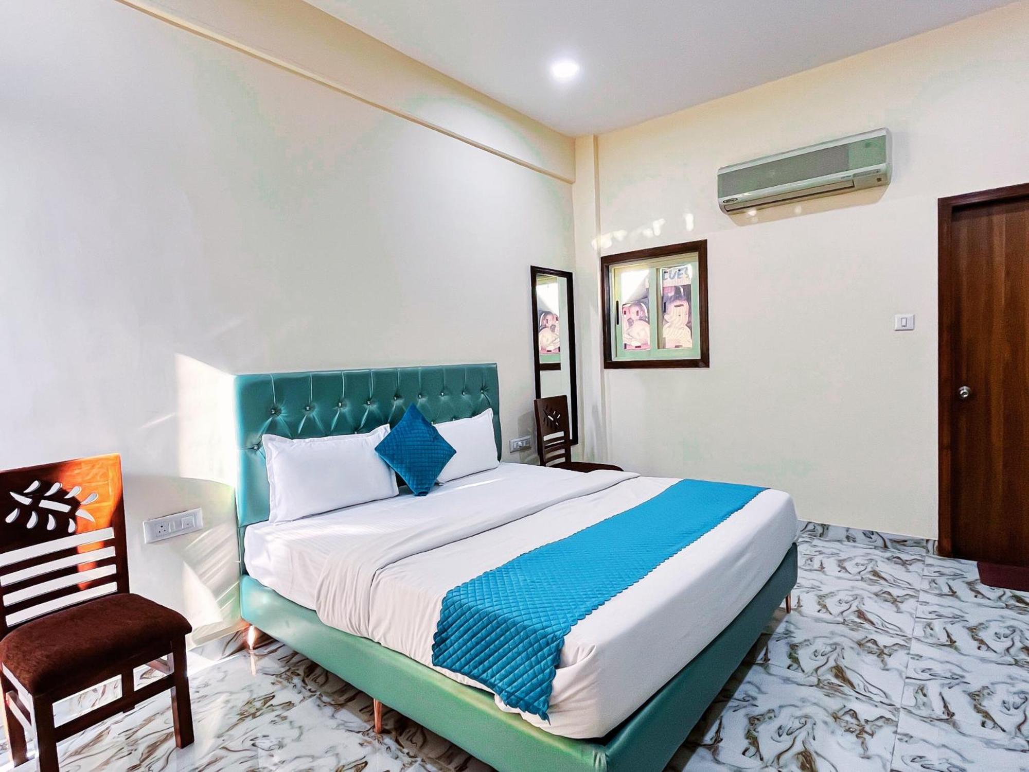 Misty Blues & Hotel 3*