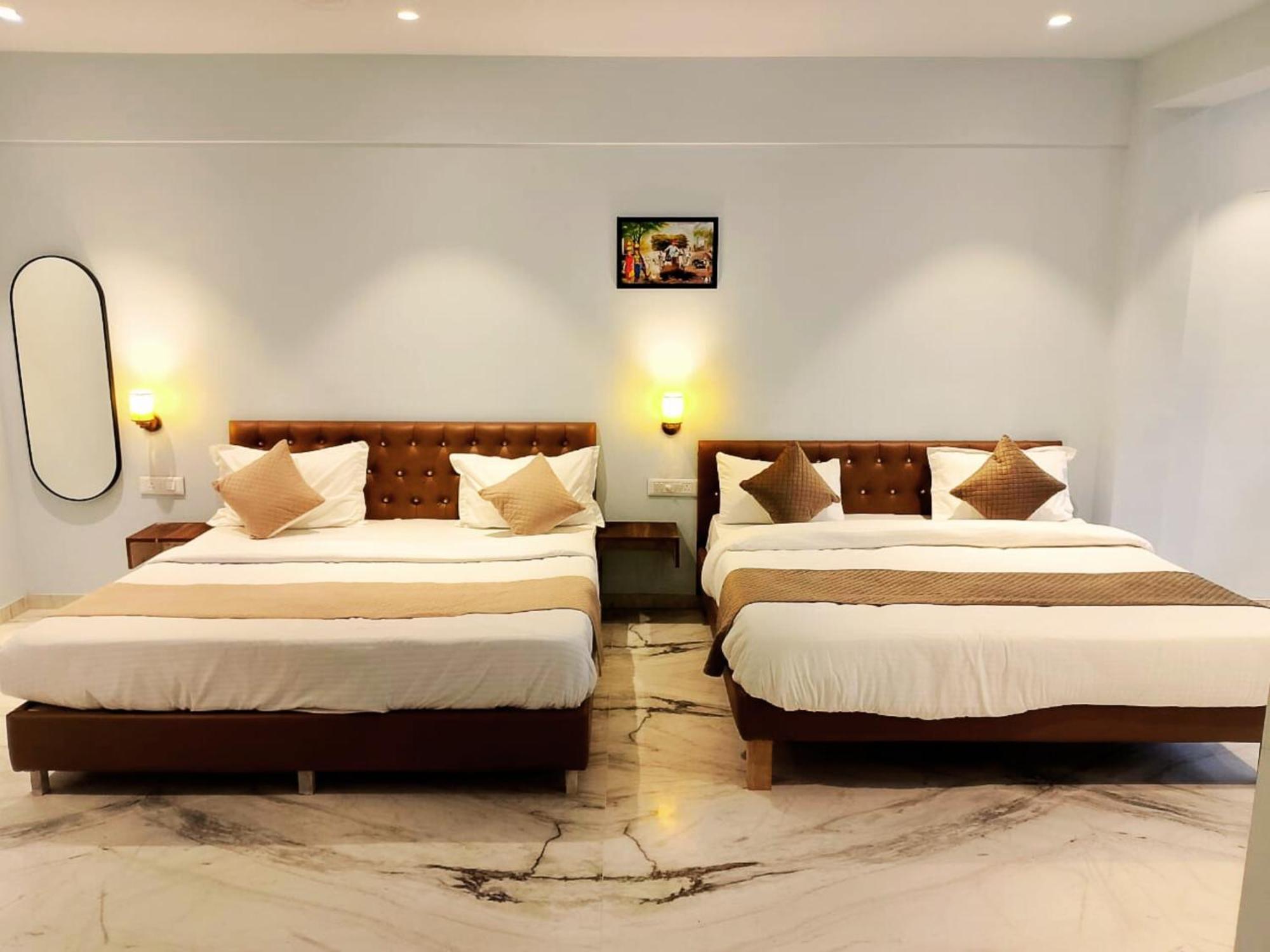 Misty Blues & Hotel Lonavala