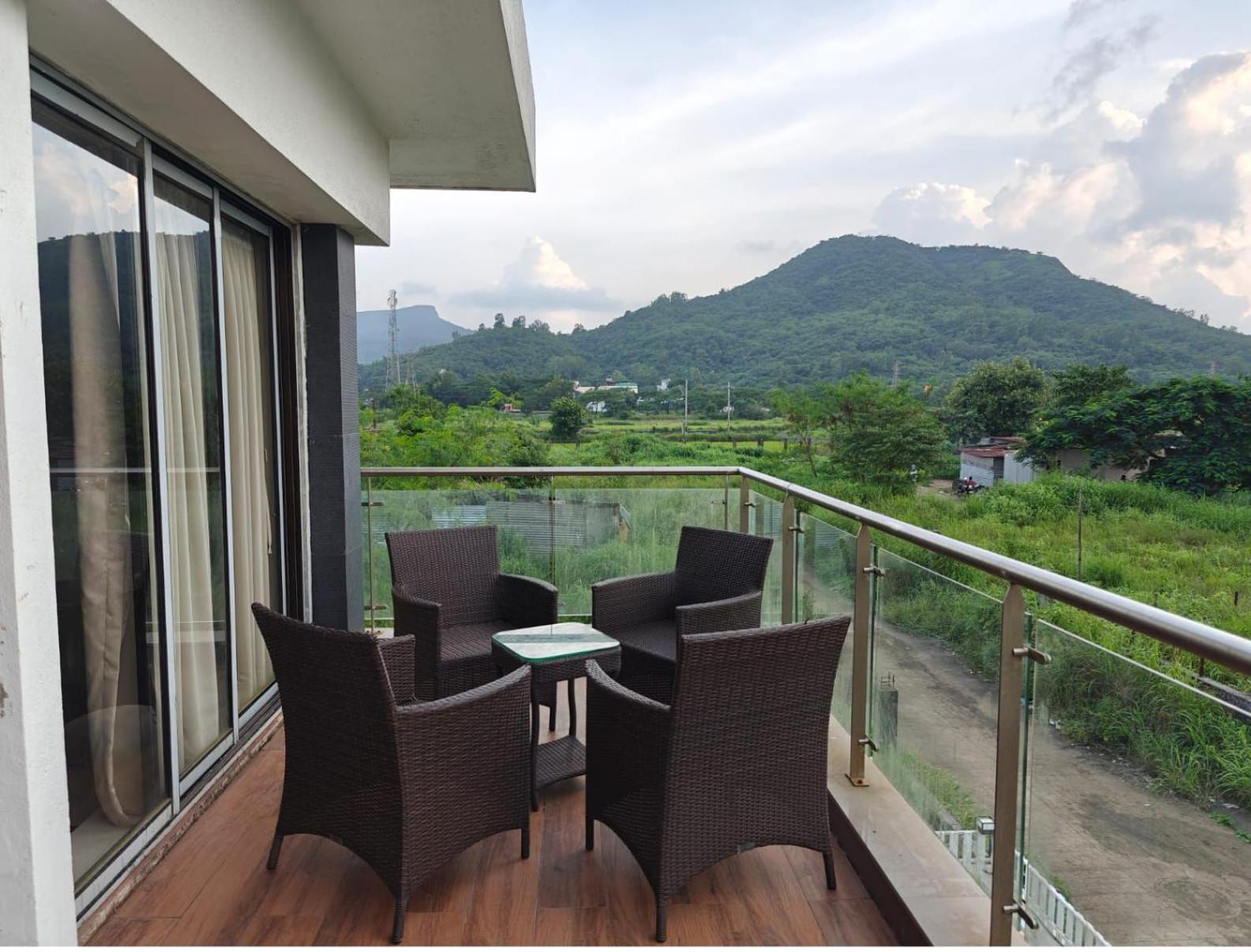 Apartment Mizzle Exotica Lonavala