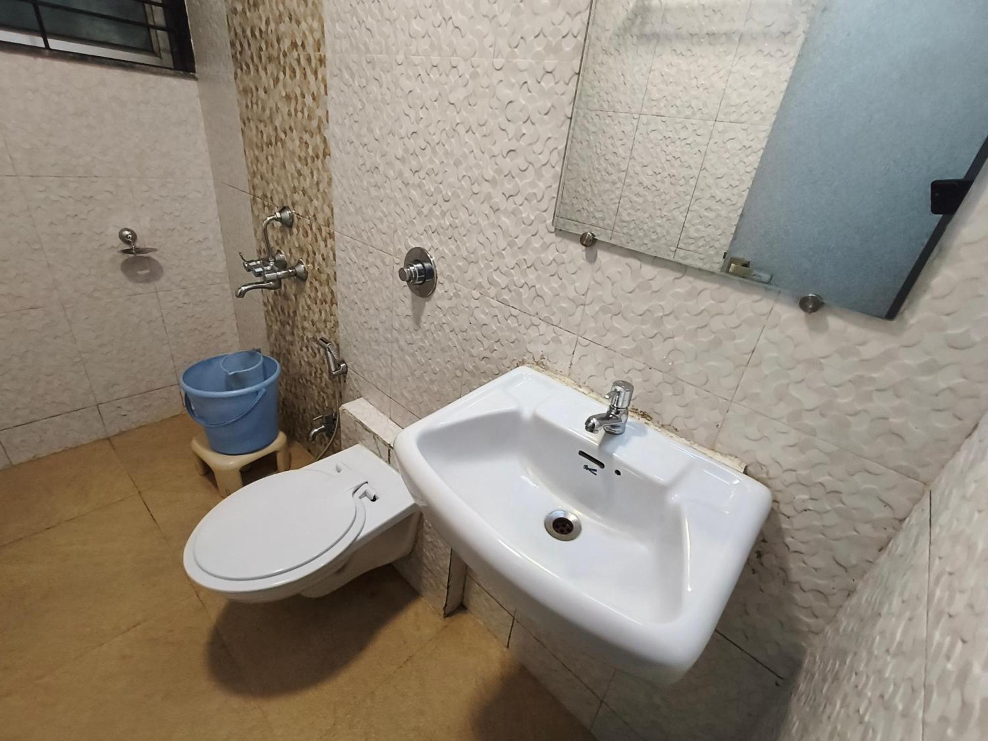 Hotel Mangal Residency !! 600 Mts From Railway Station !! Couple Friendly !!