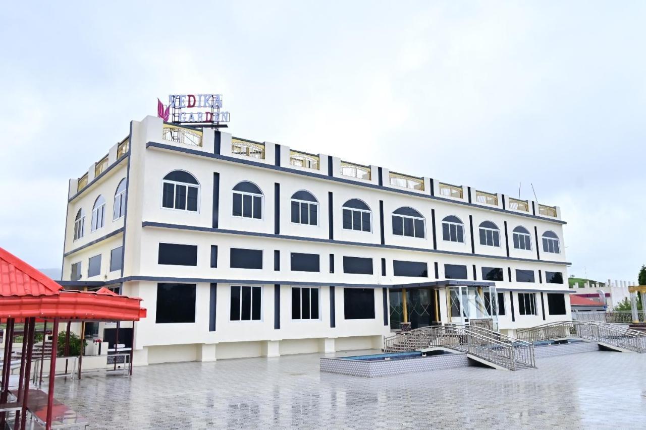 Vedika Garden 3*