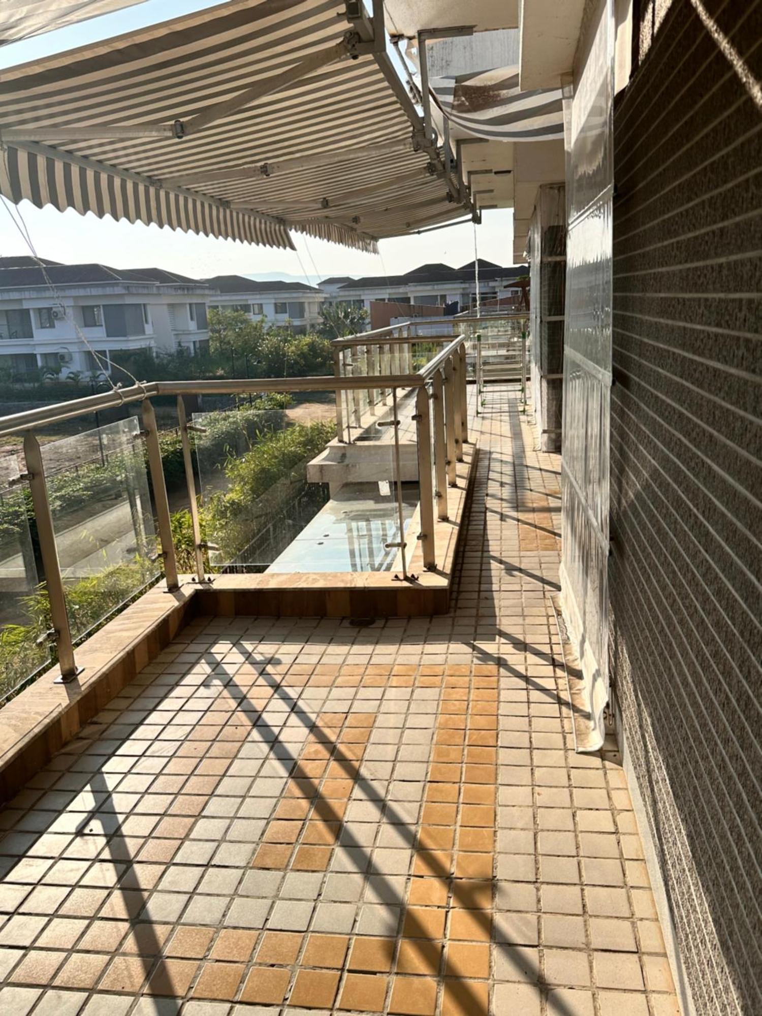 Villa Woods By Mizzle Exotica Premium