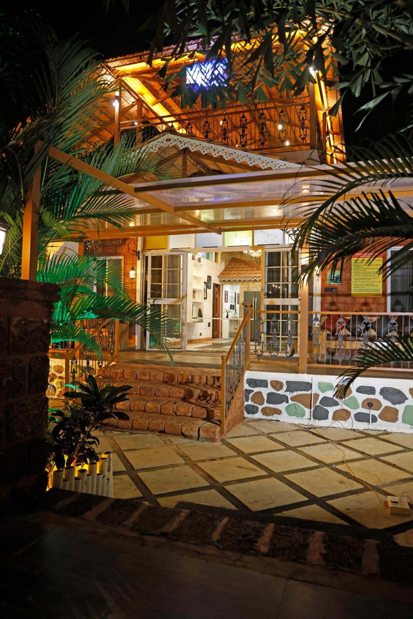 Hostel Hot - House Of Travellers, By Mody