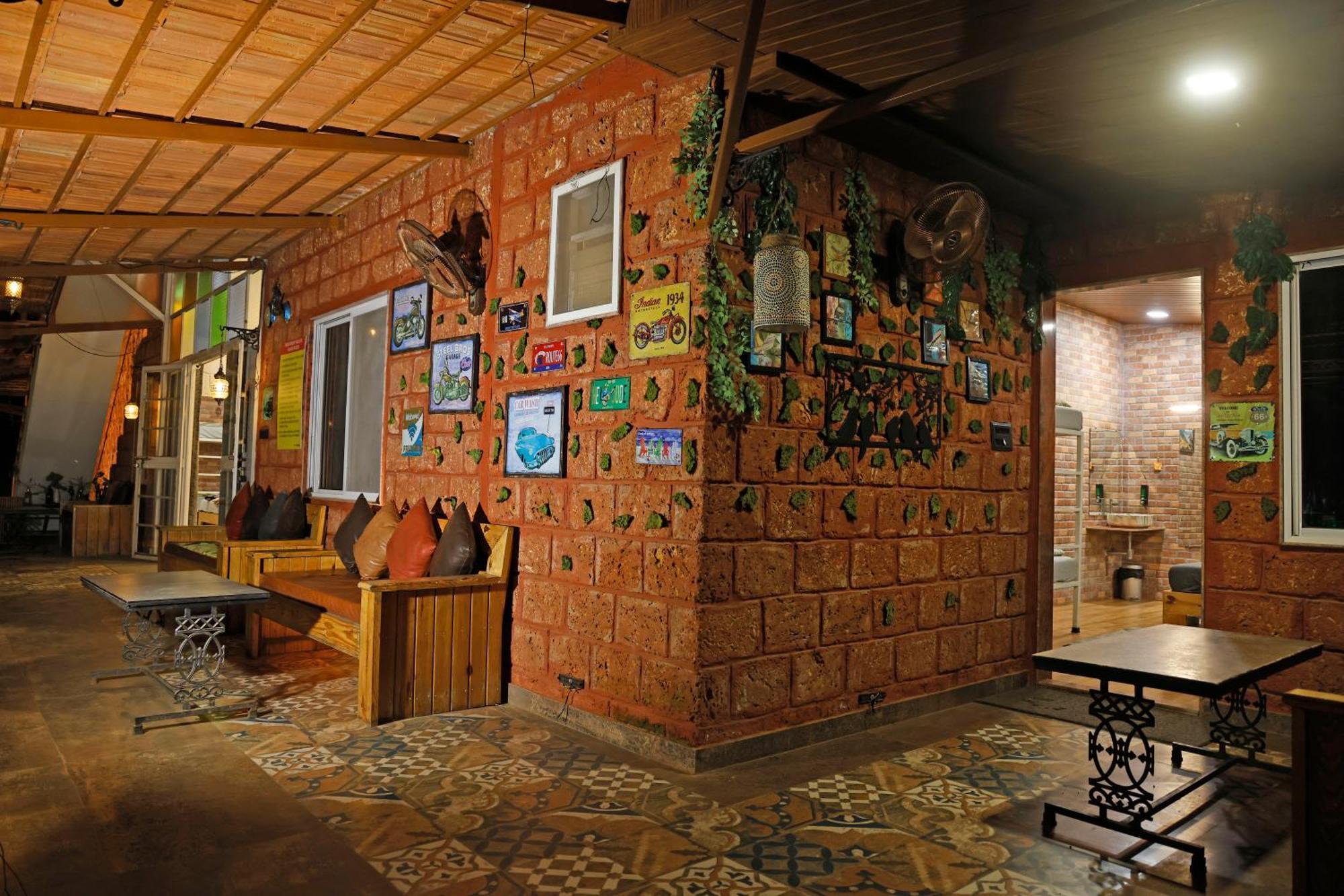 Hot - House Of Travellers, By Mody Lonavala