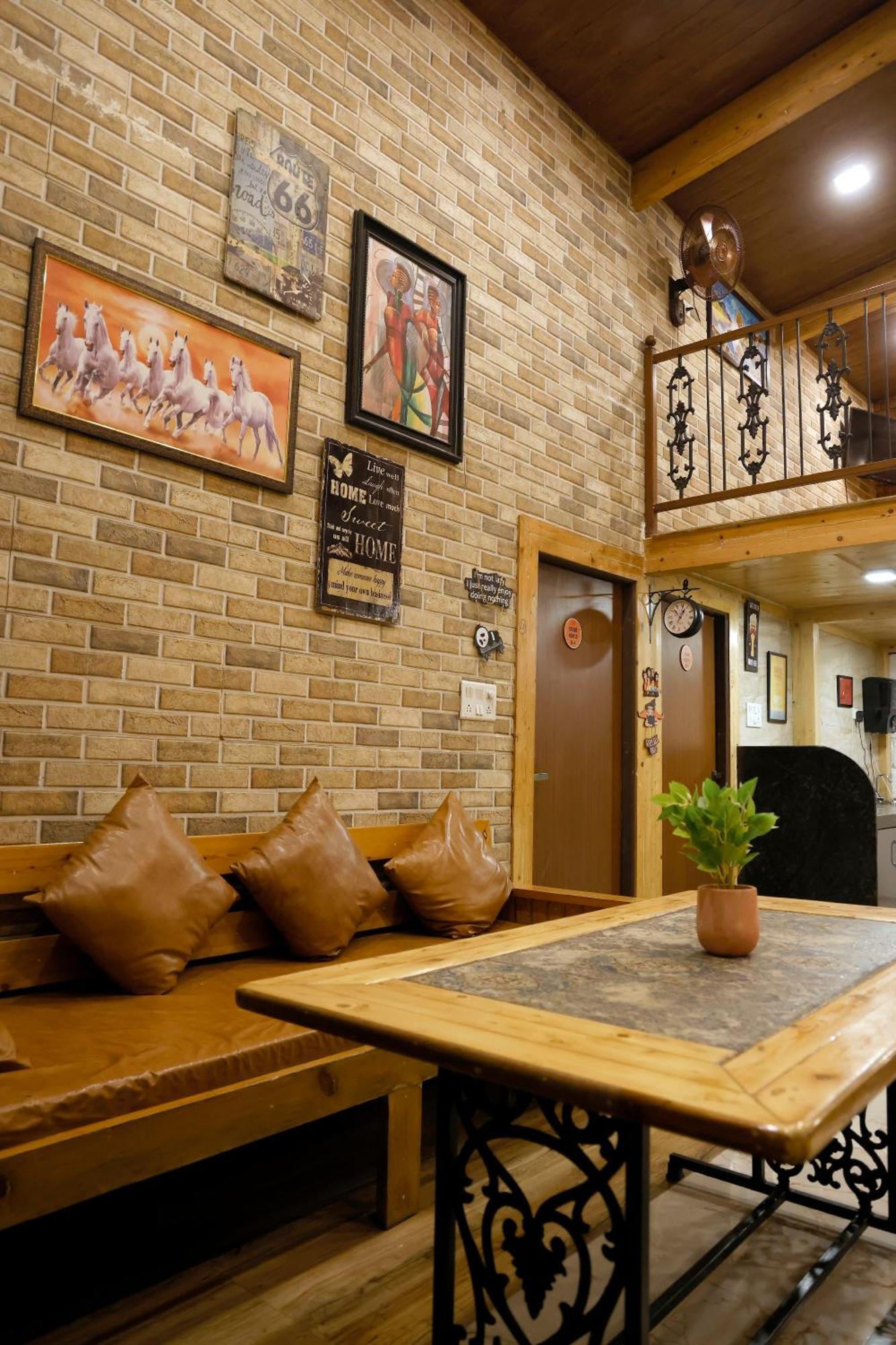 Hostel Hot - House Of Travellers, By Mody Lonavala
