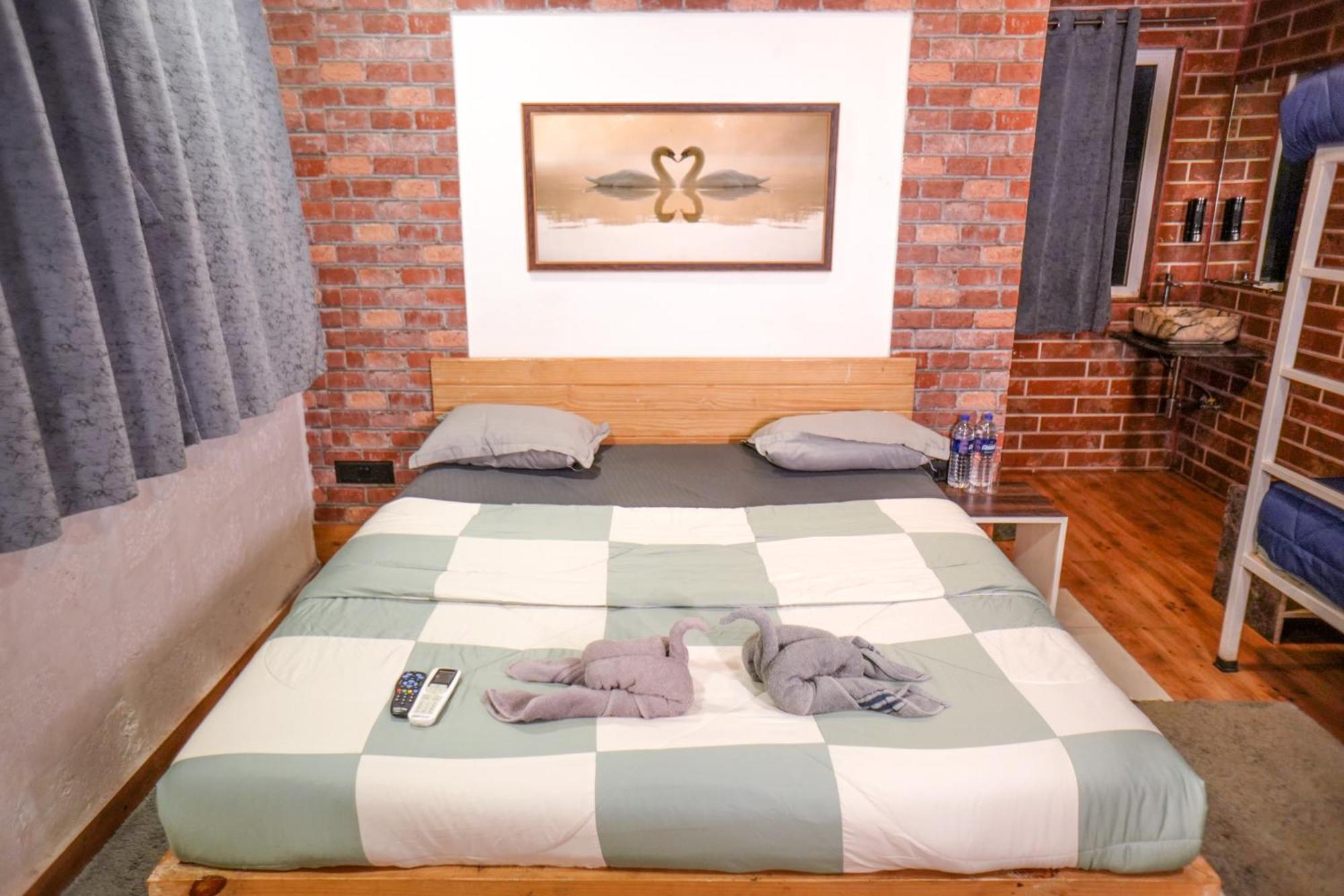 Hot - House Of Travellers, By Mody Hostel *