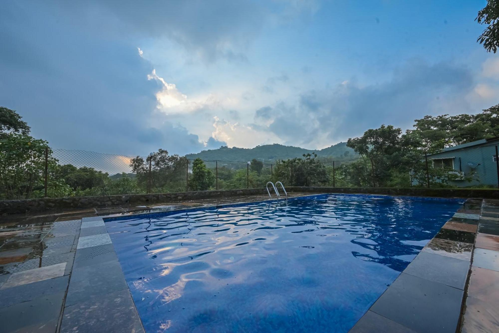 Lush Retreat - 6bhk Private Escape Near Pawna