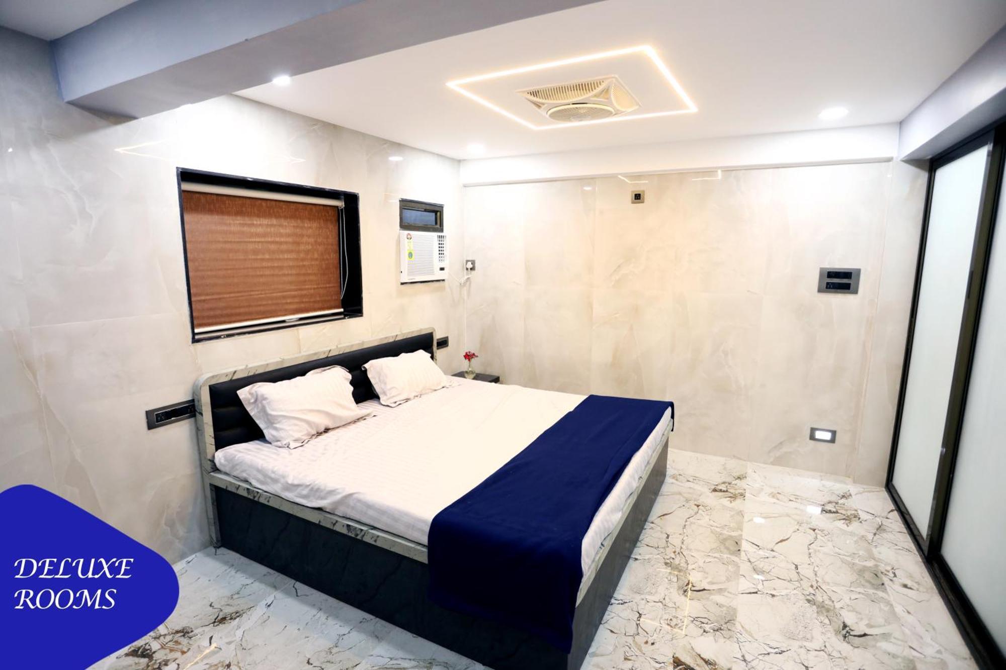 Royal Twin - 12bhk Luxury With Turf Villa *