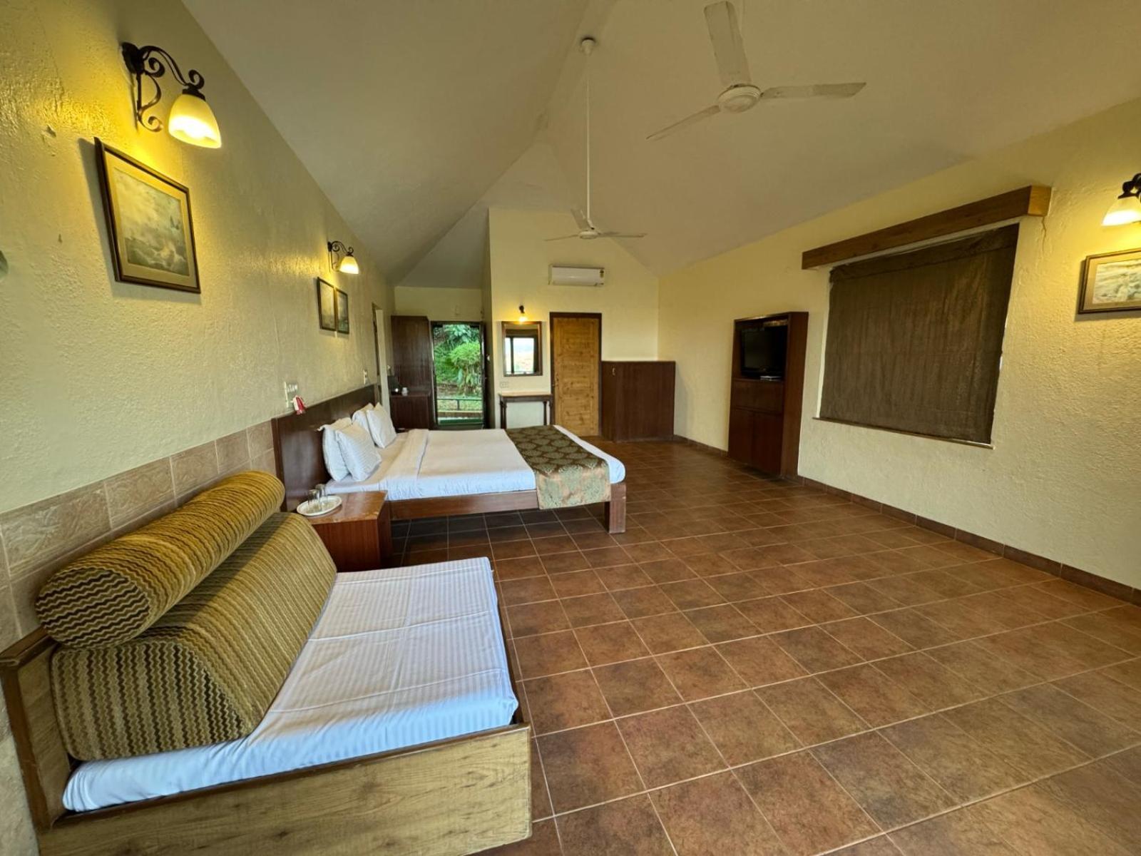 Upper Deck - And Relax At The Highest Peak Resort