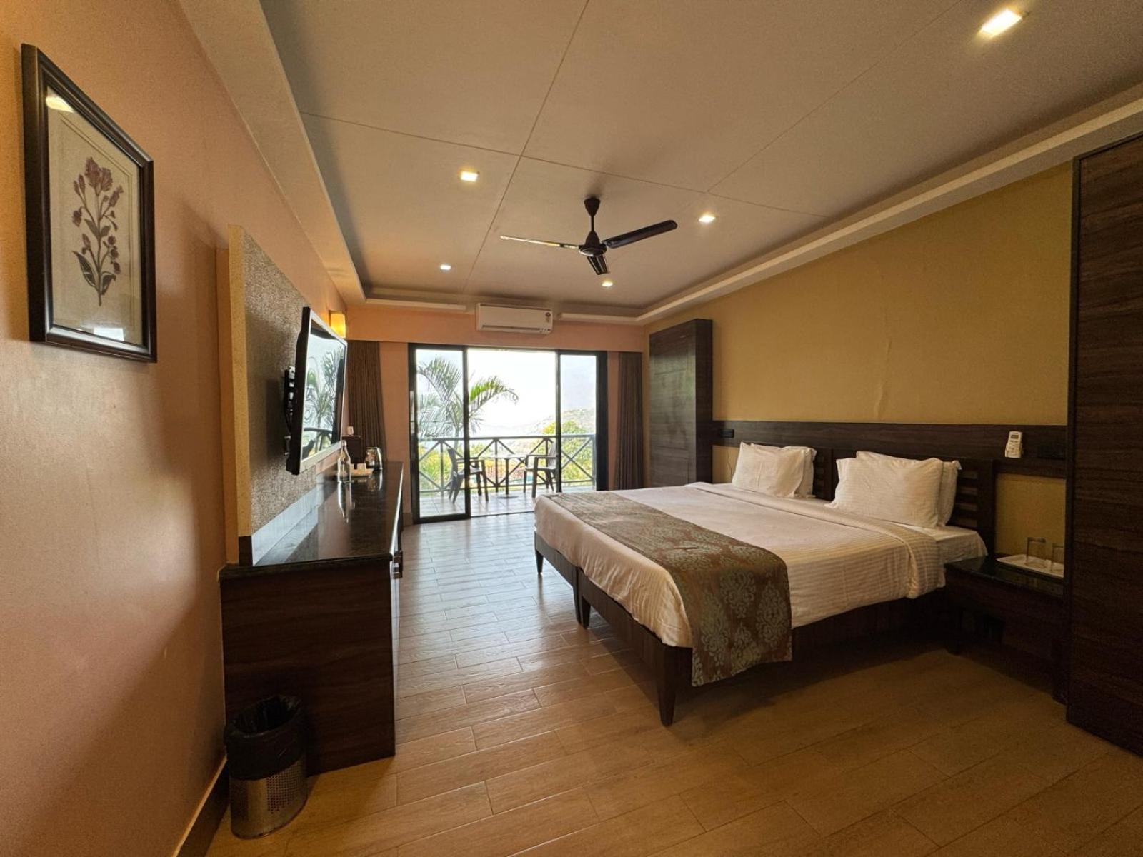 Resort Upper Deck - And Relax At The Highest Peak