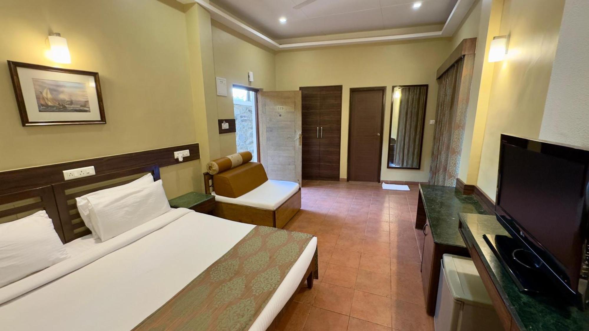 Upper Deck - And Relax At The Highest Peak 4* Lonavala