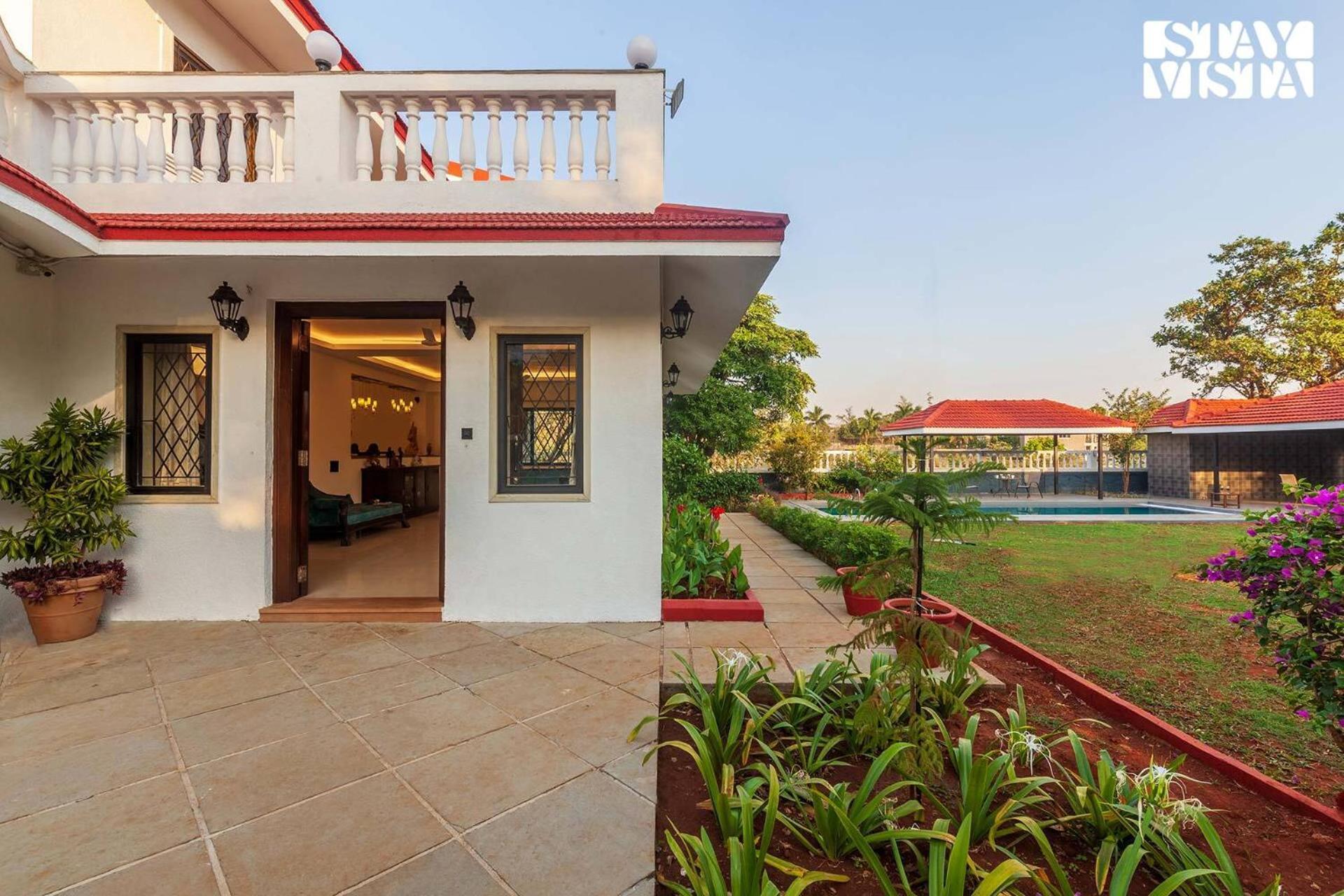 Casa Enchante By Stayvista - Pool, Views, Ping Pong, And A Lush Lawn For A Perfect Retreat *