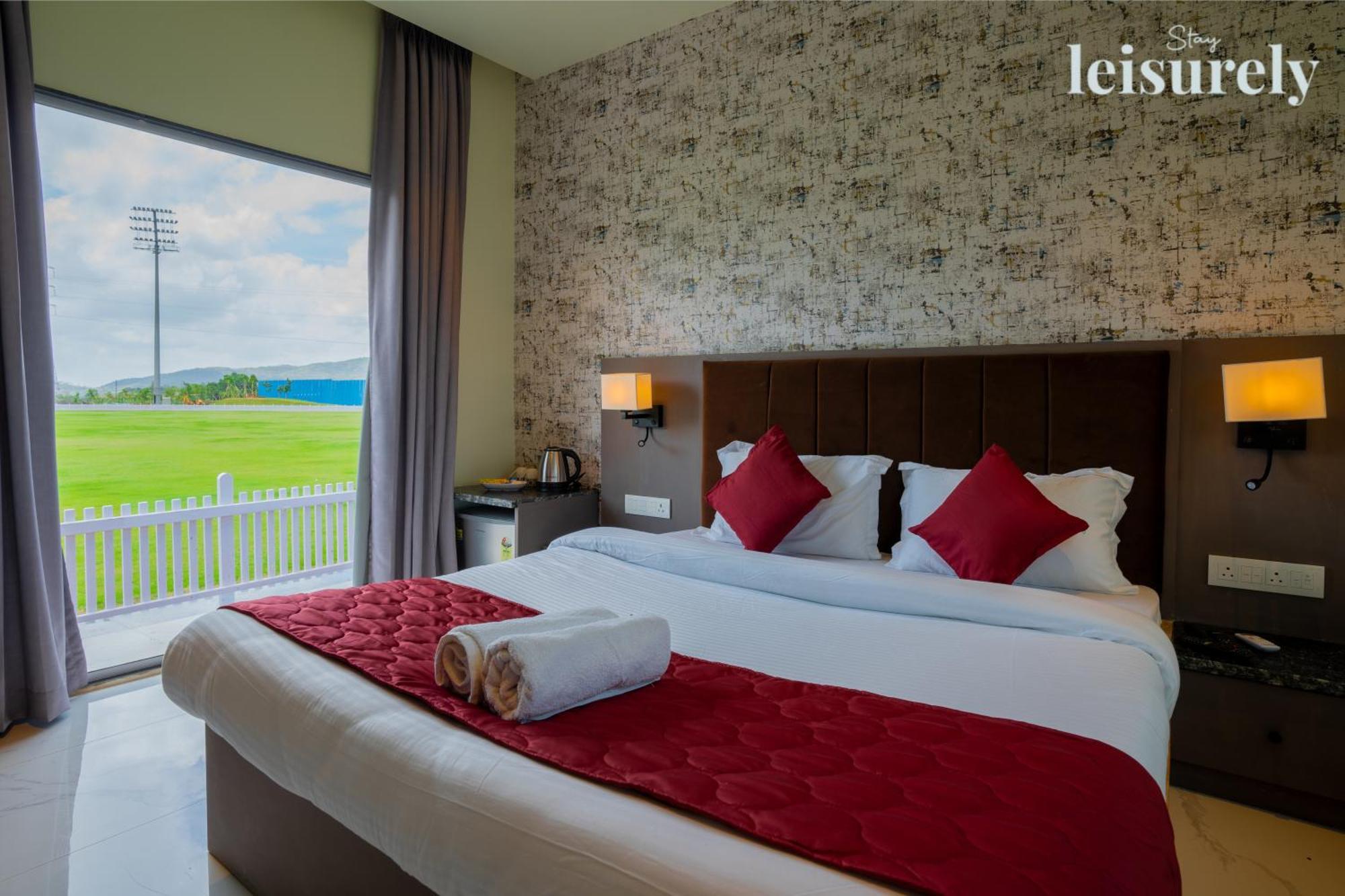 Leisurely - Pavilion By The Hills, - Stadium View Hotel 3*