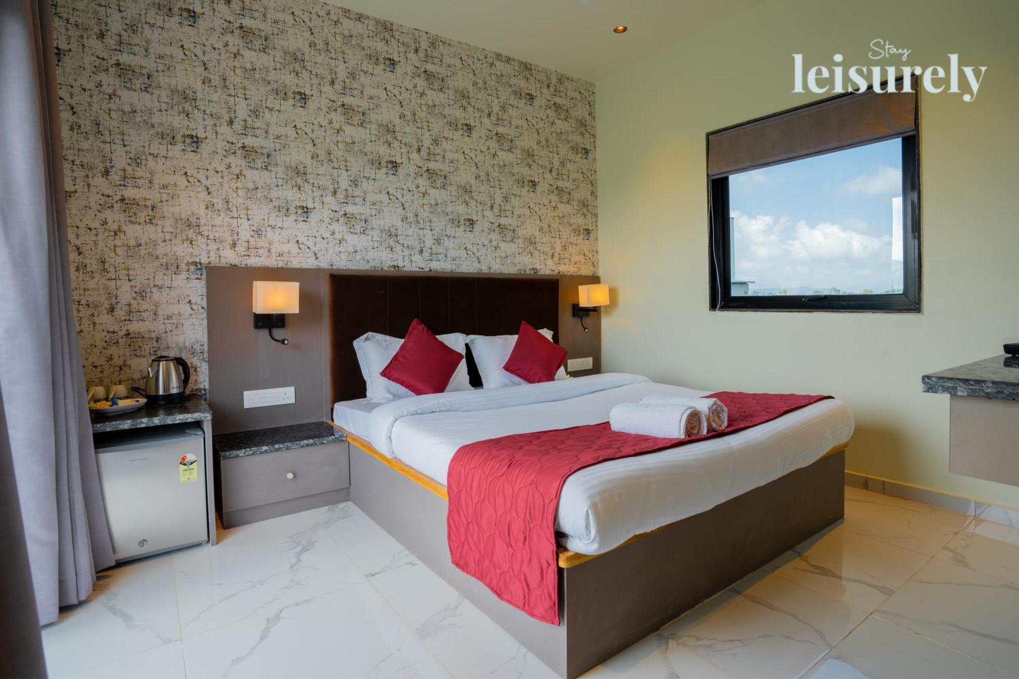 Leisurely - Pavilion By The Hills, - Stadium View Hotel Lonavala