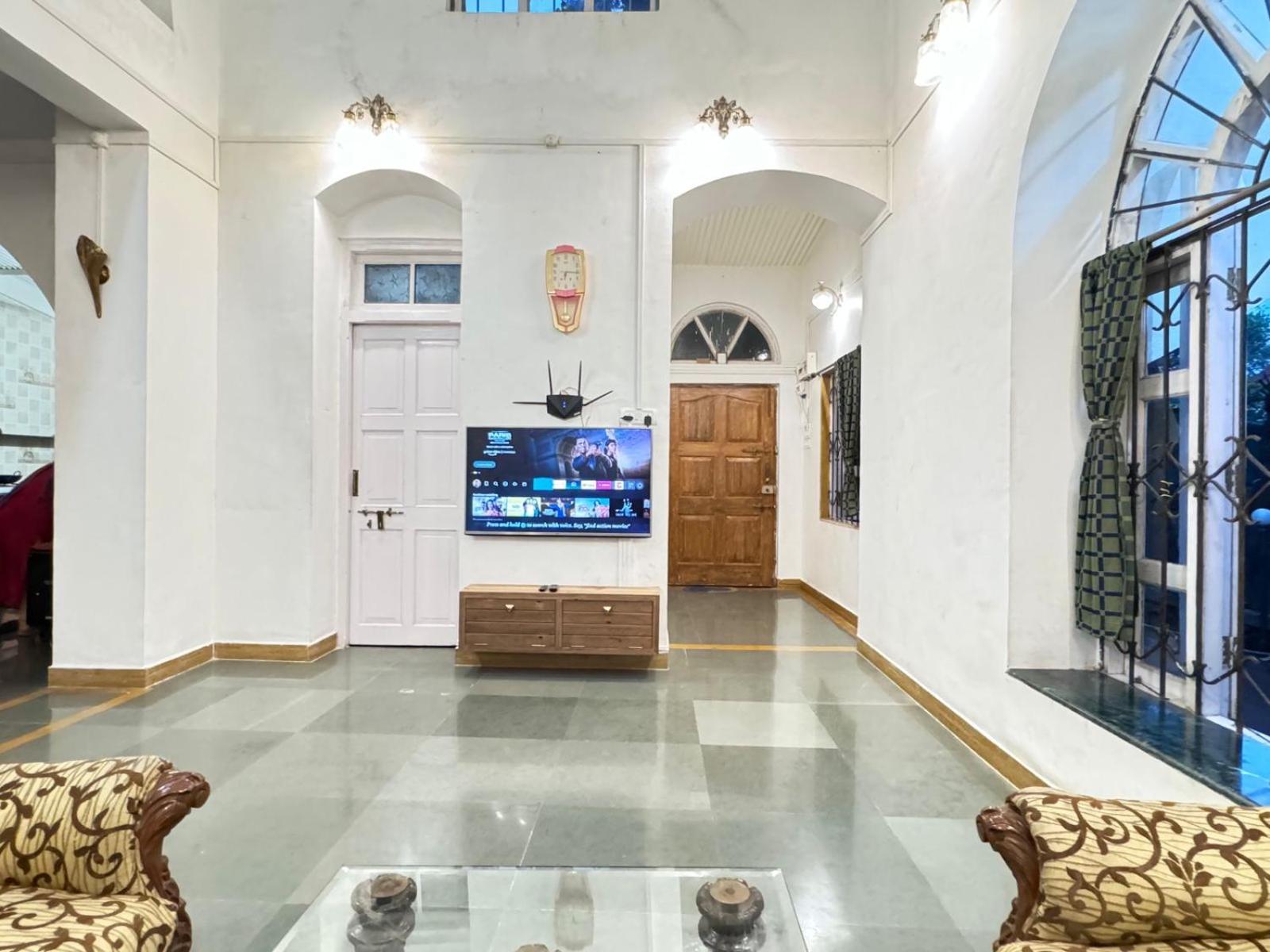 Villa Silver Oaks *