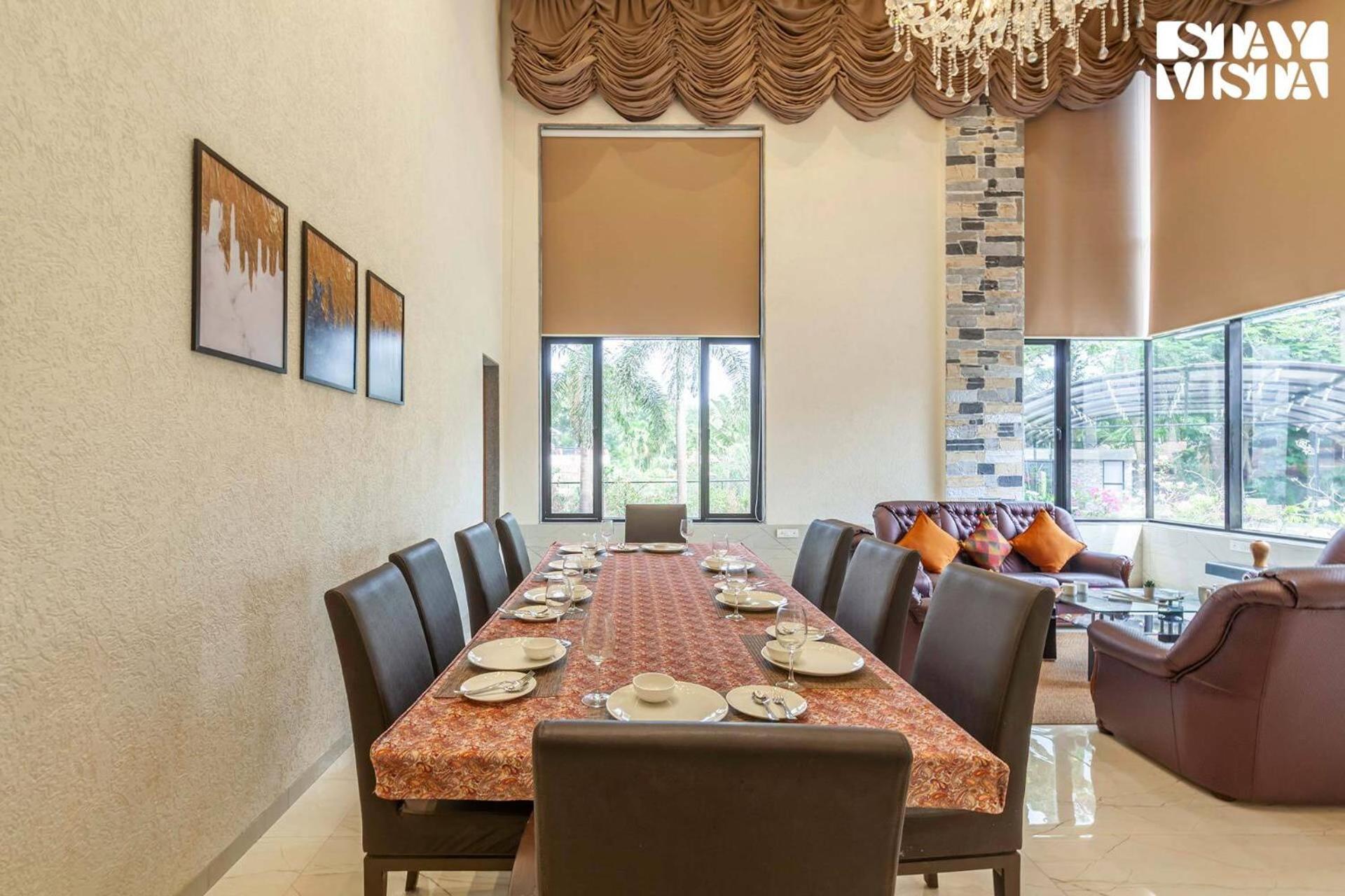 Villa Stayvista's Greystone Estate With Pool, Theater, Terrace, And Snooker Table *
