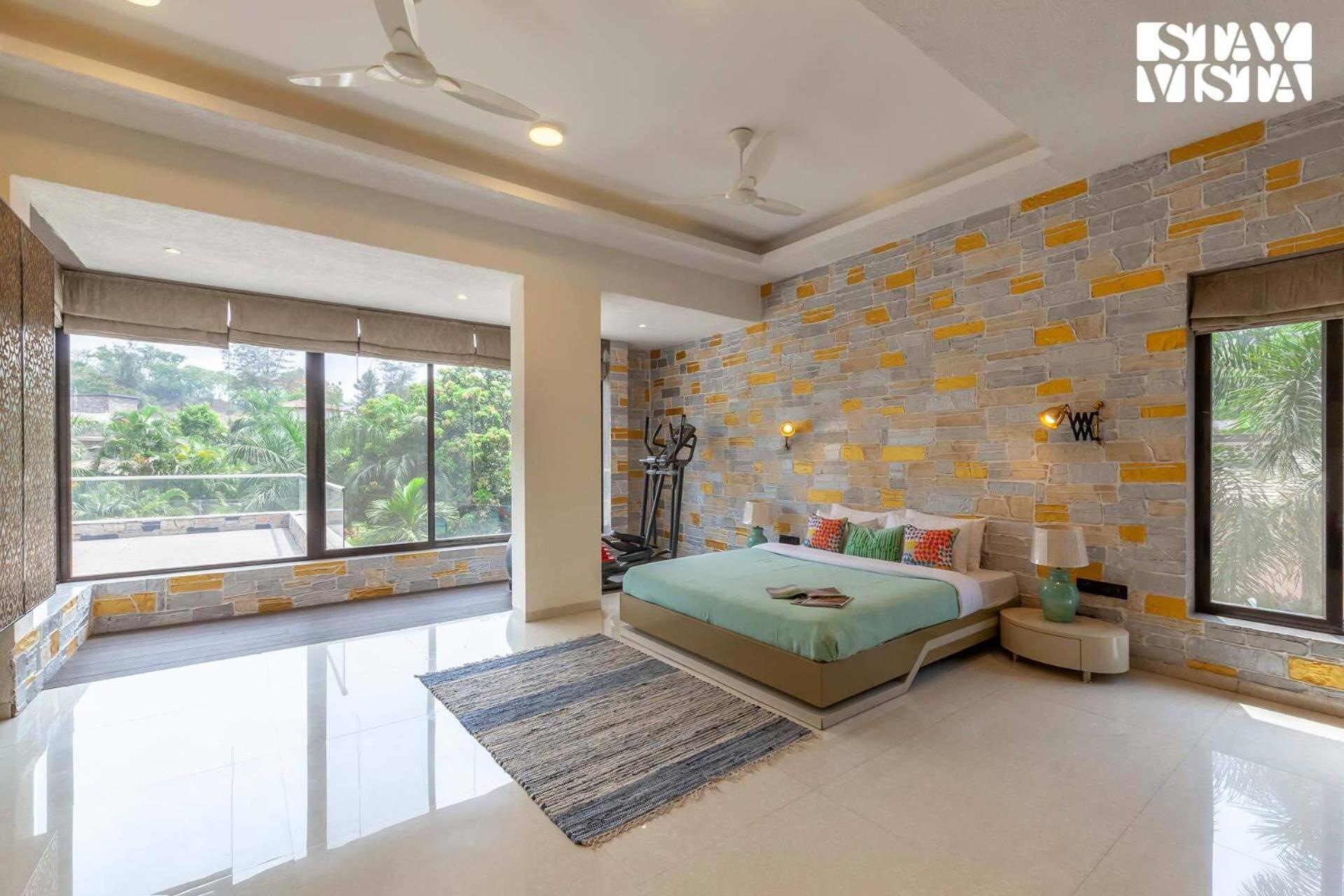 Villa Stayvista's Greystone Estate With Pool, Theater, Terrace, And Snooker Table