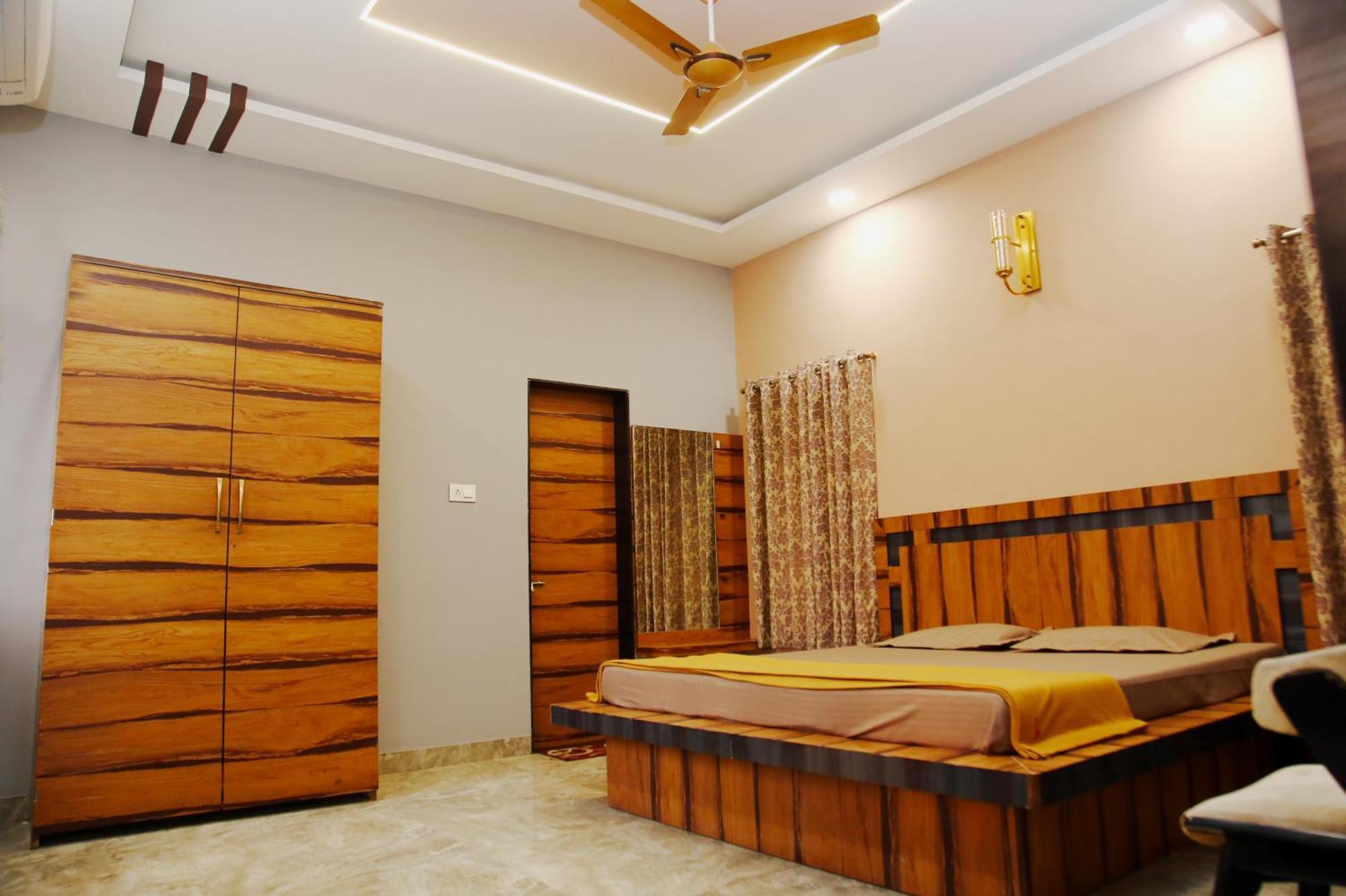 Royal Escape * Lonavala