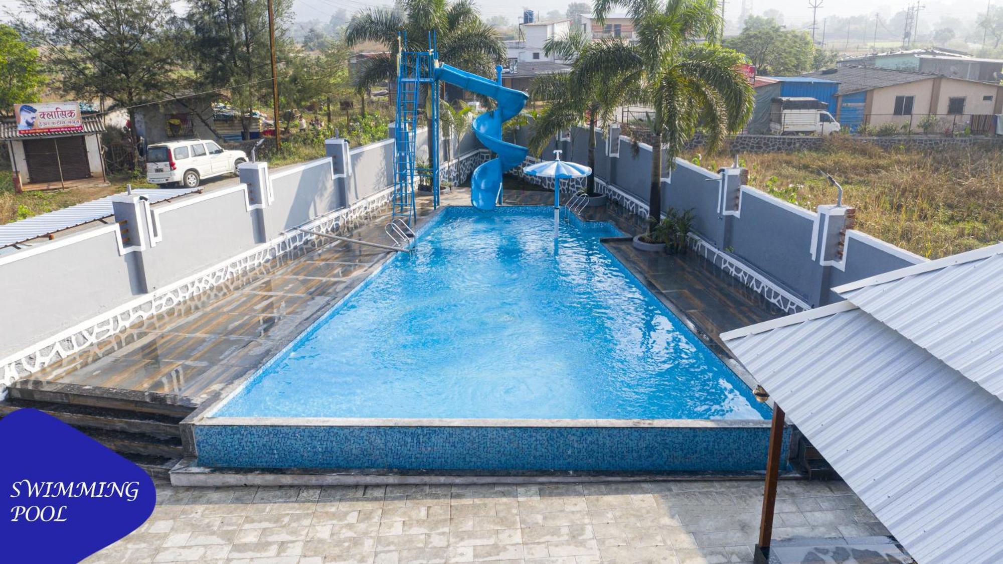 Royal Retreat - 7bhk Luxury With Turf