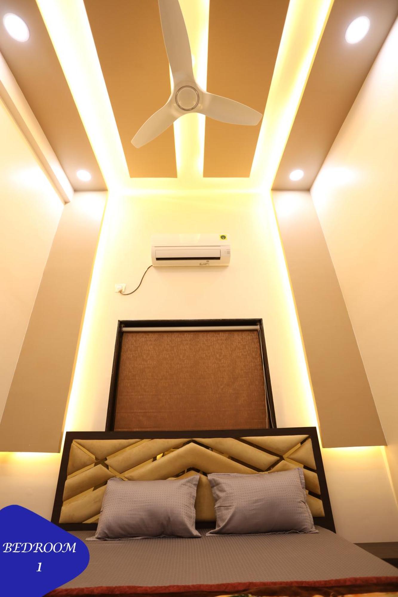Royal Retreat - 7bhk Luxury With Turf *