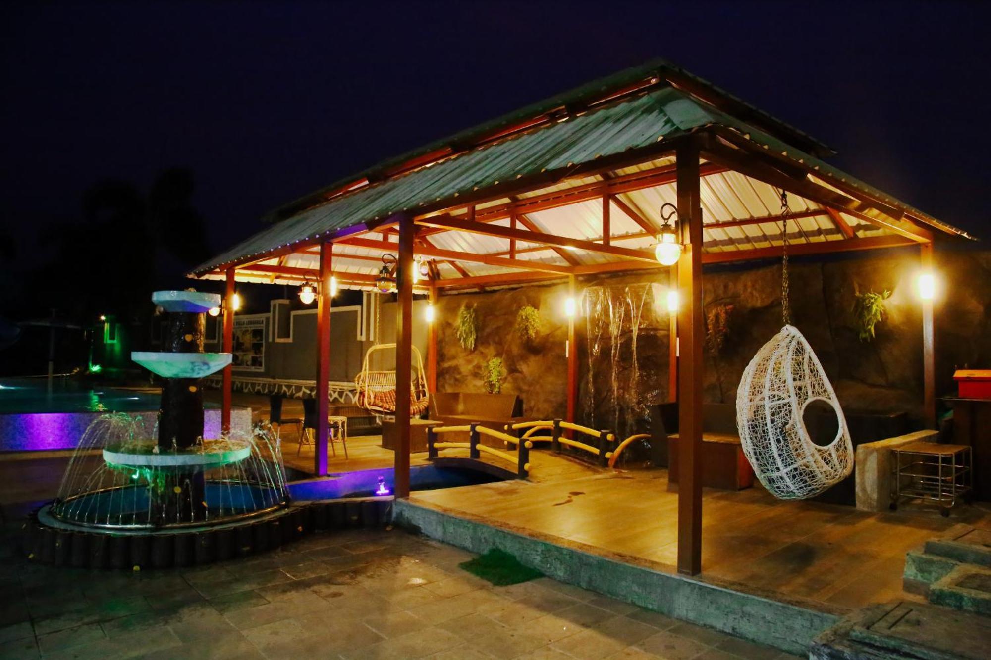 Villa Royal Retreat - 7bhk Luxury With Turf *