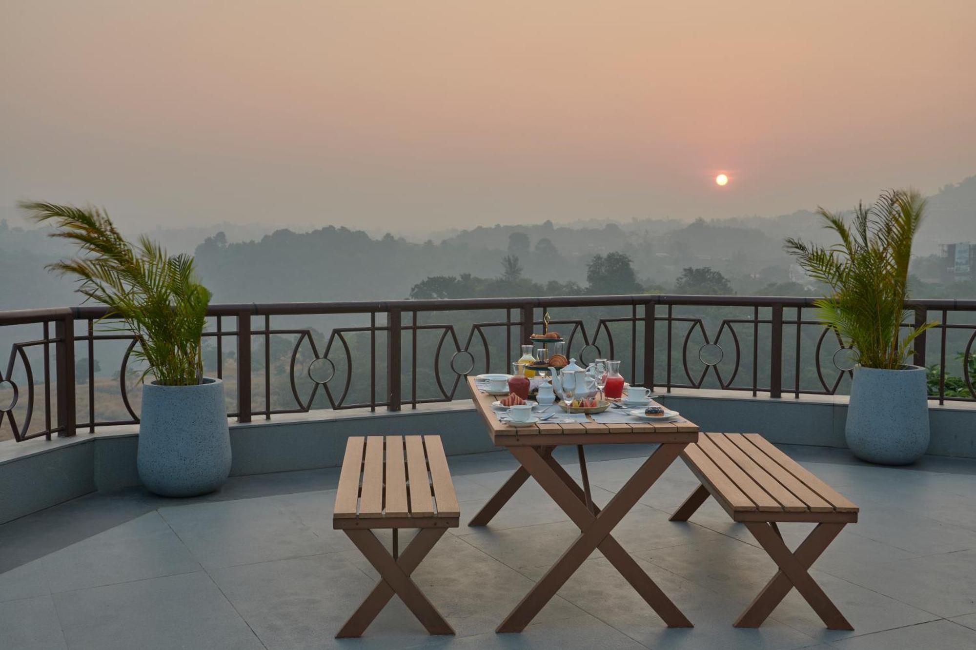 The Dukes Retreat Khandala Resort 5*