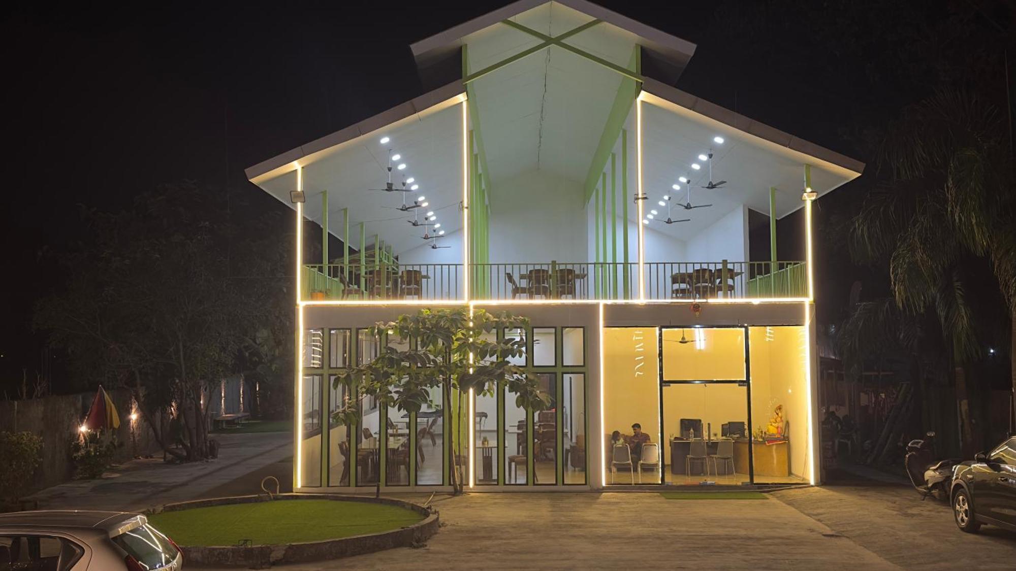 Resort Ayush Retreat *