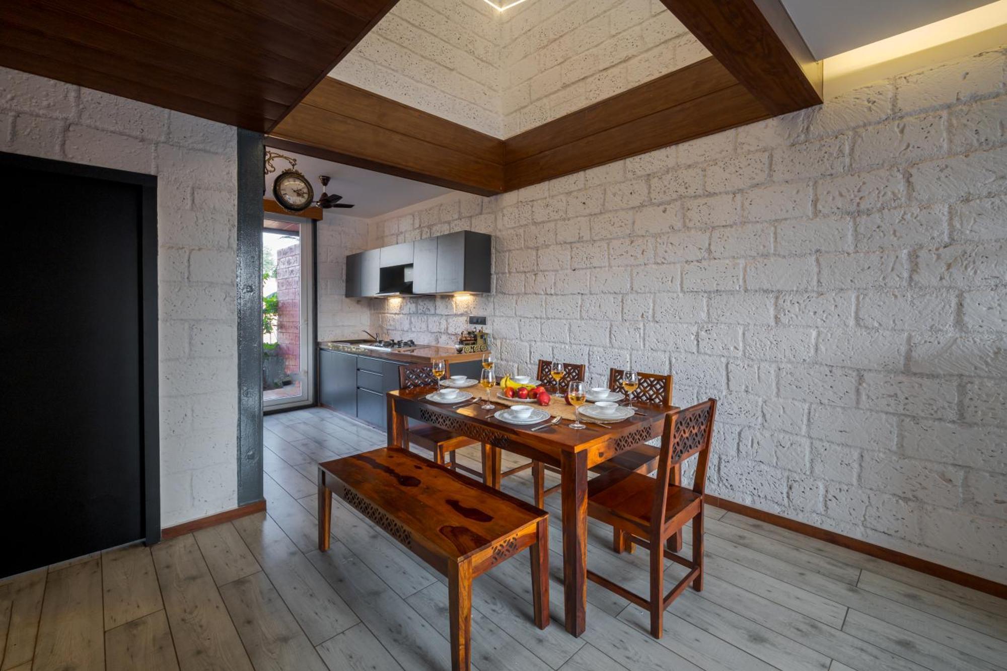 Villa Saffronstays Red Letter Day