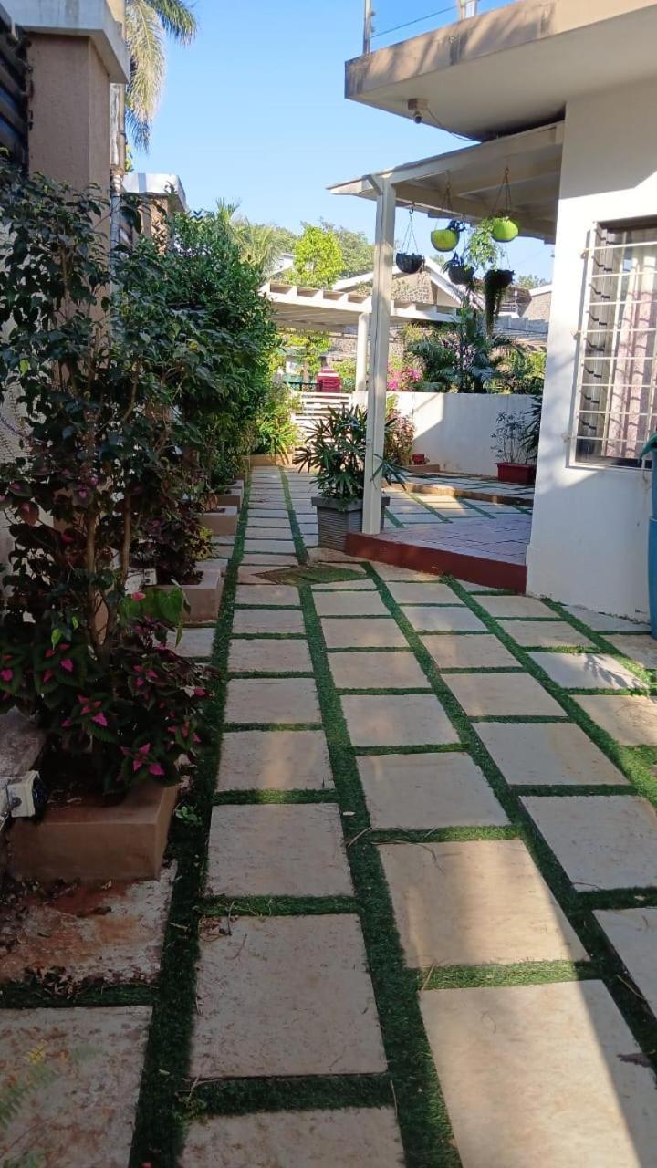Makanmalik 03 * Lonavala
