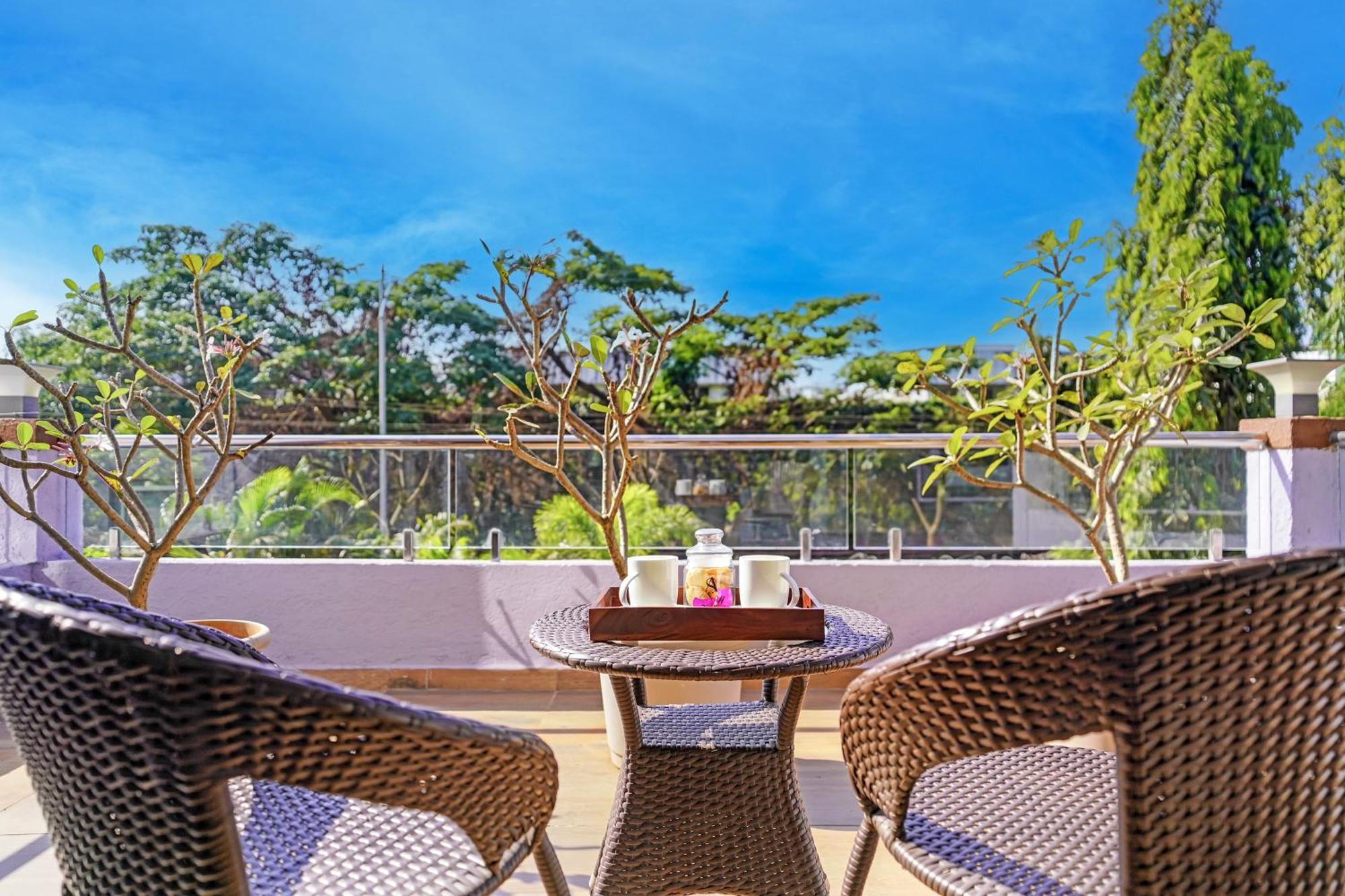 Villa Alaya 4 Bhk With Poolside Gazebo & Garden - Nest